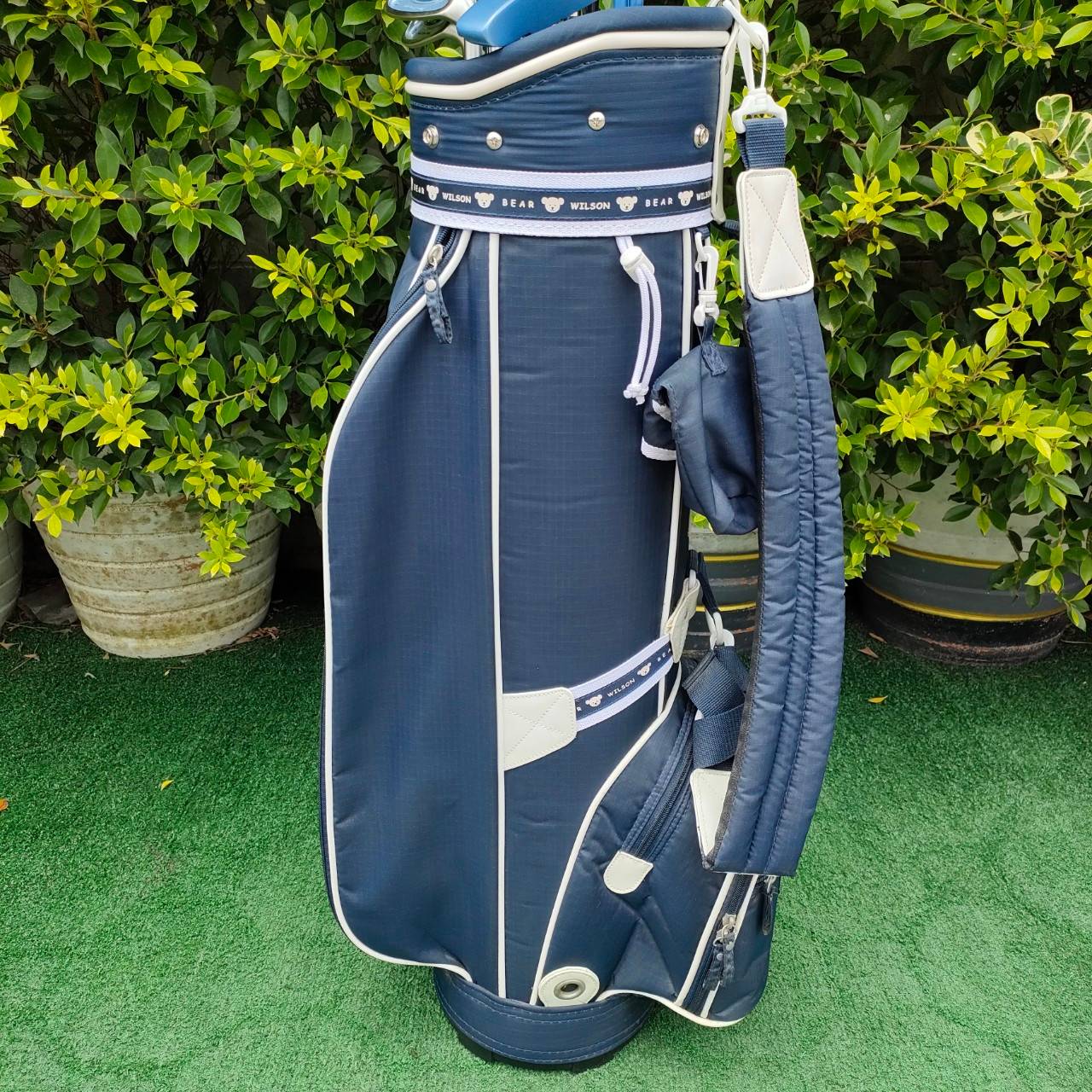 ** ไม้กอล์ฟสำหรับผู้หญิง ** FULLSET WILSON TIARA 4 WIDE EASY CAVITY , COVER กำมะหยี่ , ถุงกอล์ฟ *** มีตำหนิ ผ้าขาด *** ไม้กอล์ฟมือสอง ของแท้ BY NakaraLuxurious