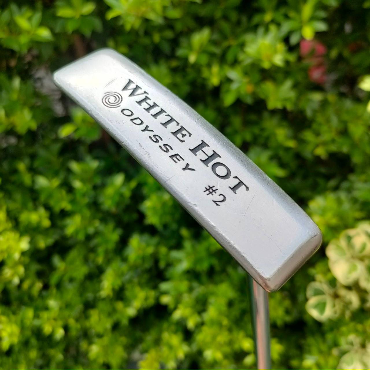 PUTTER ODYSSEY WHITE HOT #2 ความยาว 34 นิ้ว ก้าน ODYSSEY WHITE HOT ทรงสแตนดาร์ด หน้านุ่ม พัตต์ฟีลลิ่งดีมากๆ ไม้กอล์ฟมือสอง ของแท้ BY NakaraLuxurious