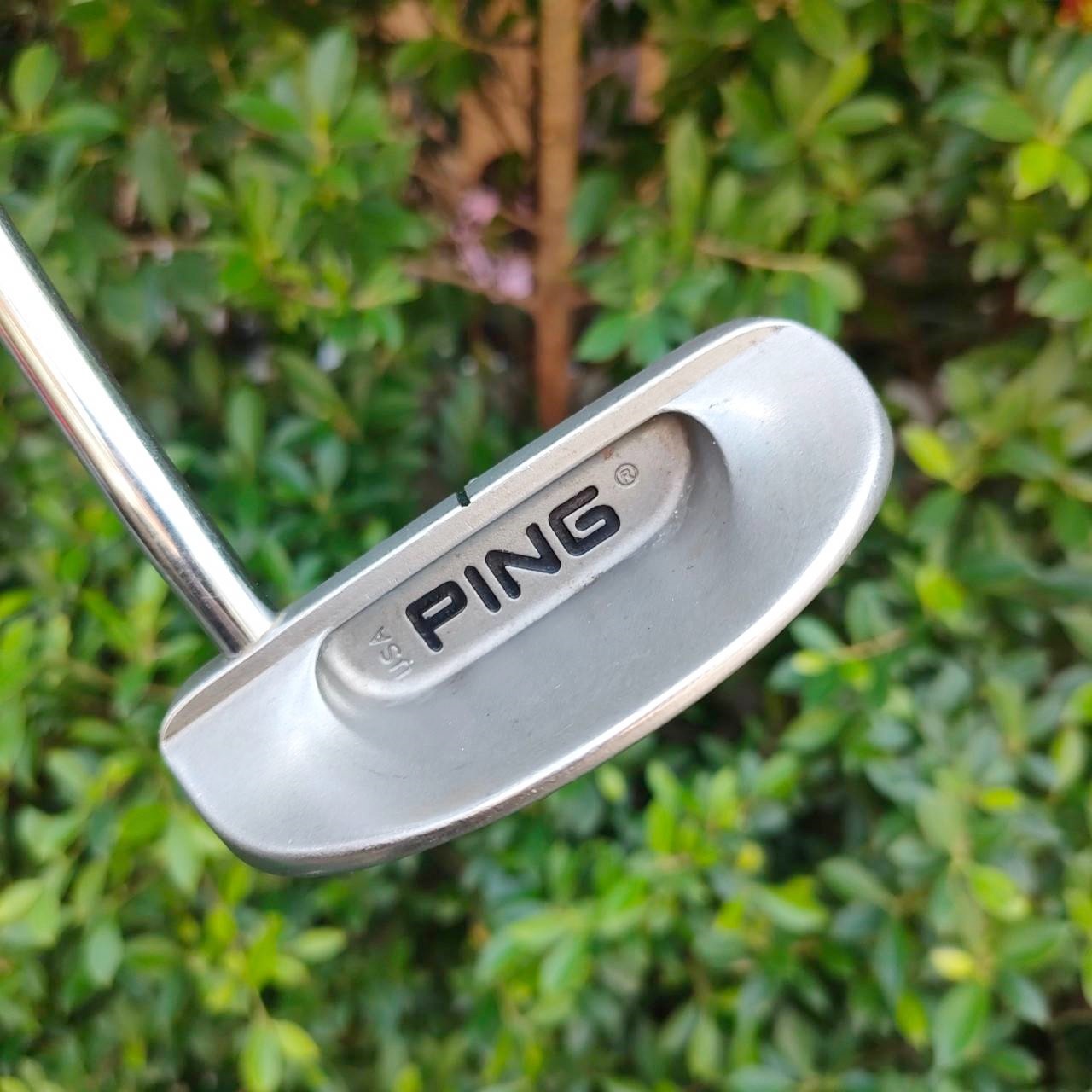 PUTTER PING DARBY F ความยาว 35 นิ้ว เป็นสุดยอดพัตเตอร์จาก PING อีกหนึ่งตัวที่ห้ามพลาด !! พัฒนามาจากรุ่นเดิมที่โด่งดัง โดยใส่อินเซิร์ท ทองแดงพรีเมี่ยม!! ไม้กอล์ฟมือสอง ของแท้ BY NakaraLuxurious