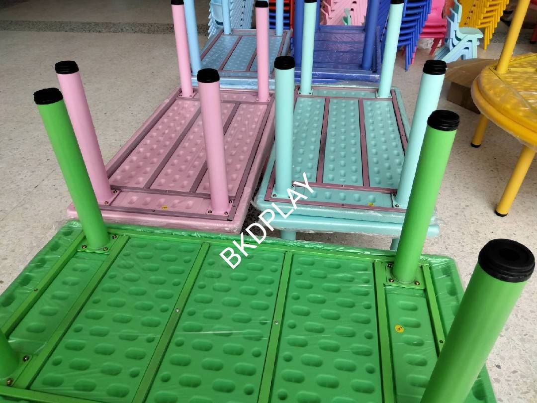 โต๊ะนักเรียน,โต๊ะเขียนหนังสือเด็ก,โต๊ะเรียน, โต๊ะสี่เหลี่ยมผืนผ้า พลาสติก ปรับระดับได้ ราคาโรงงาน พร้อมส่ง