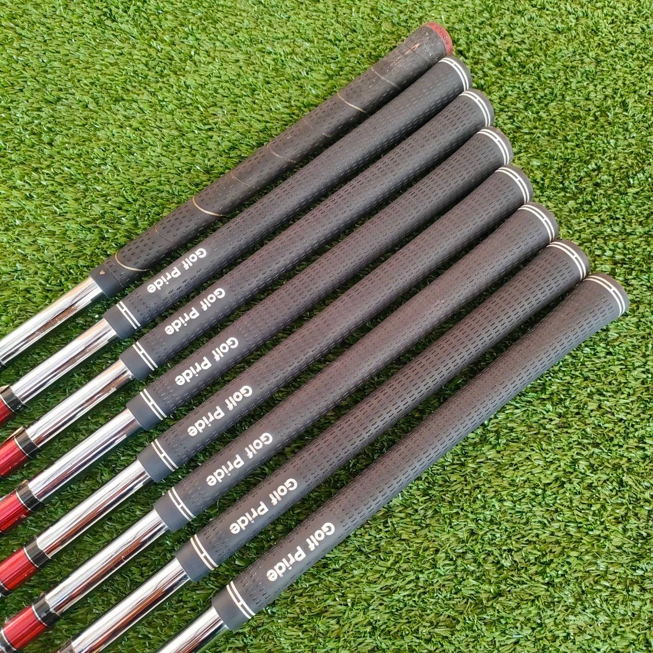 ชุดเหล็ก WILSON STAFF Di7 มีเหล็ก 4-9 เเละ PW SW ก้าน TX-88 SL ก้านเหล็กเบามาก ตัว STAFF เป็นซีรี่ระดับท๊อปสุด ไม้กอล์ฟมือสอง ของแท้ BY NakaraLuxurious