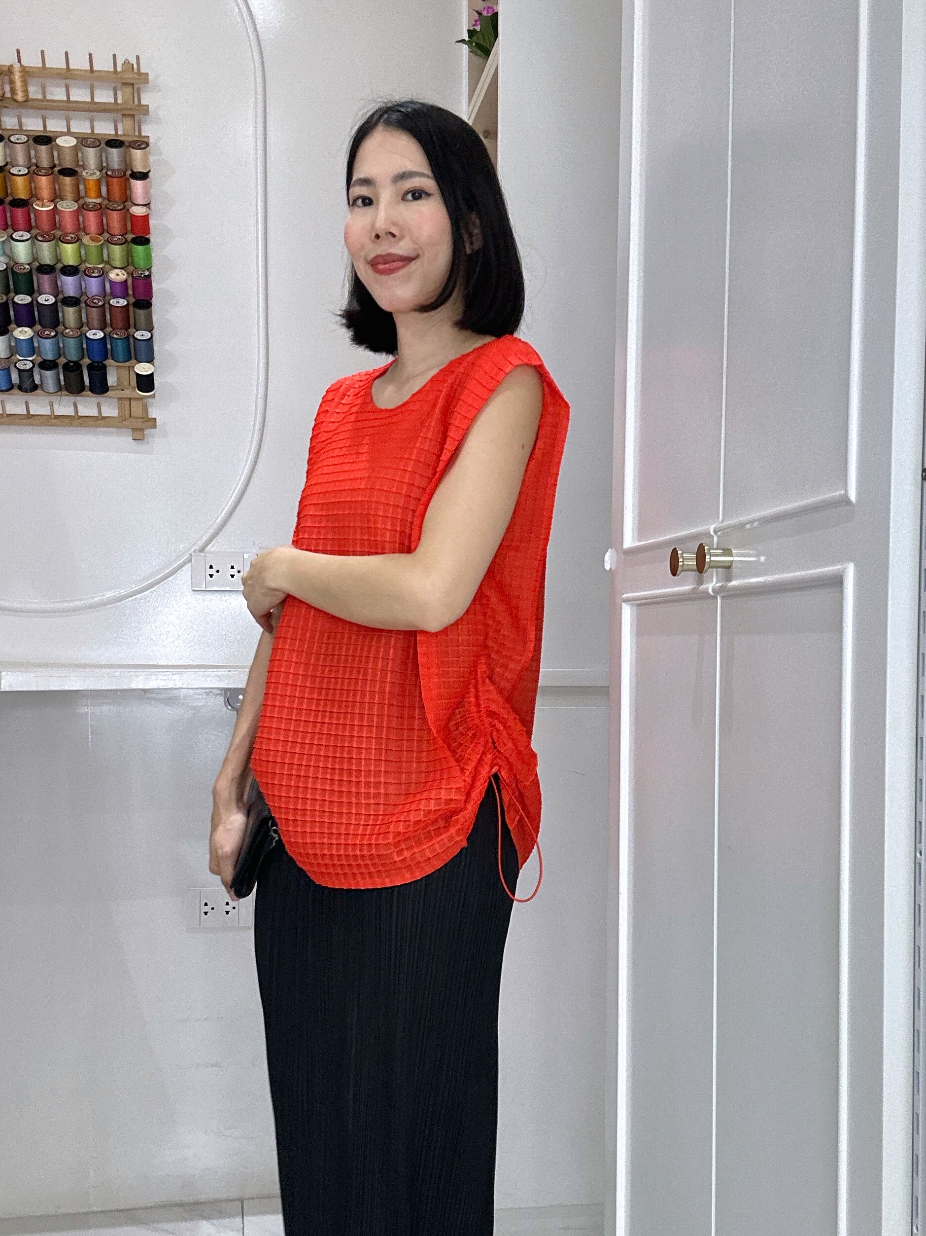 ปรับราคาลง20%!! 2MUAY รุ่น GJO3868 เสื้อพลีททรง OVER SIZE ปรับขนาดได้ SLEEVELESS SQUARE PLEATED TOP 9 สี FREE SIZE