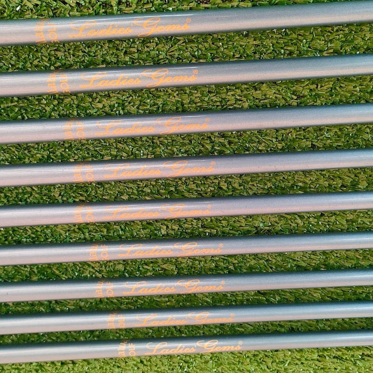 *** ไม้กอล์ฟสำหรับผู้หญิง *** ชุดเหล็ก CALLAWAY BIG BERTHA X-12 มีเหล็ก 3-9 เเละ PW SW ครบ 9 ชิ้น