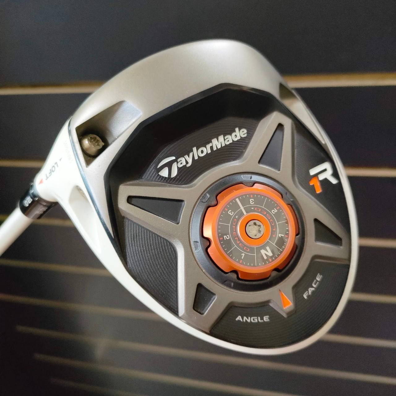 ** ไม้กอล์ฟสำหรับท่านที่ถนัดซ้าย ** DRIVER TAYLORMADE R1 ก้าน FUJIKURA FUEL FLEX S เป็นก้าน LIMITED EDITION สุดแพง!!! ไม้กอล์ฟมือสอง ของแท้ BY NakaraLuxurious