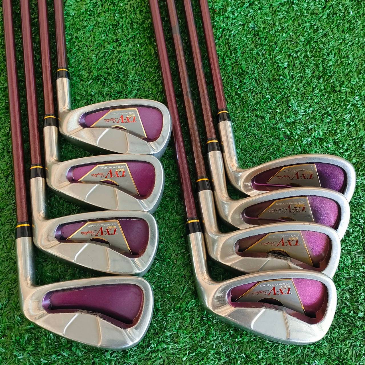 ** ไม้กอล์ฟสำหรับผู้หญิง ** ชุดเหล็ก S-YARD TX-VSENFINA มีเหล็ก 5-9 เเละ PW AW SW ก้าน S-YARD TX-V FLEX L ** เหล็ก 5 ชุดนี้ สติ๊กเกอร์หลุดค่ะ ** เหล็ก S-YARD คุณภาพสูงและหายาก ไม้กอล์ฟมือสอง ของแท้ BY NakaraLuxurious