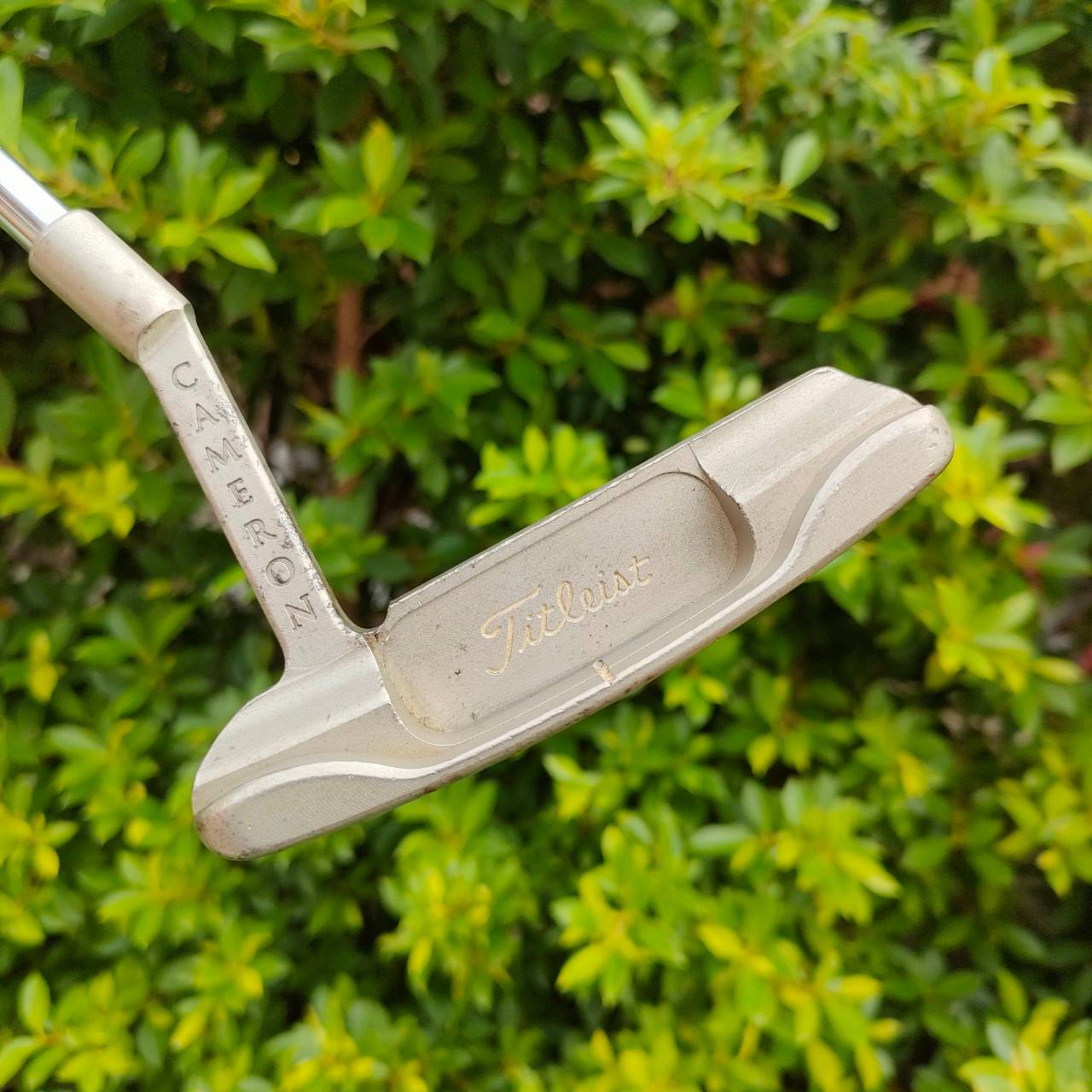 PUTTER TITLEIST SCOTTY CAMERON PRO PLATINUM™ NEWPORT MID SLANT ความยาว 35 นิ้ว ** มาพร้อม COVER ตรงรุ่น!!! ไม้กอล์ฟมือสอง ของแท้ BY NakaraLuxurious