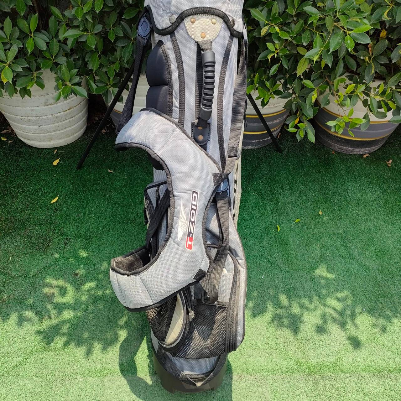 **ไม้กอล์ฟครบชุดสำหรับผู้หญิง** FULLSET MIZUNO EFIL LADY ทั้งชุดประกอบด้วย หัวไม้ 1, 4, 7 ก้าน EFIL FLEX L ชุดเหล็ก MIZUNO EFIL มีเหล็ก 4 -9 เเละ PW SW PUTTER พร้อมถุงกอล์ฟ MIZUNO T-ZOID คุณผู้หญิงที่กำลังหาชุดดีๆสักชุด พลาดไม่ได้ครับ ของดีญี่ปุ่น คุณภาพด