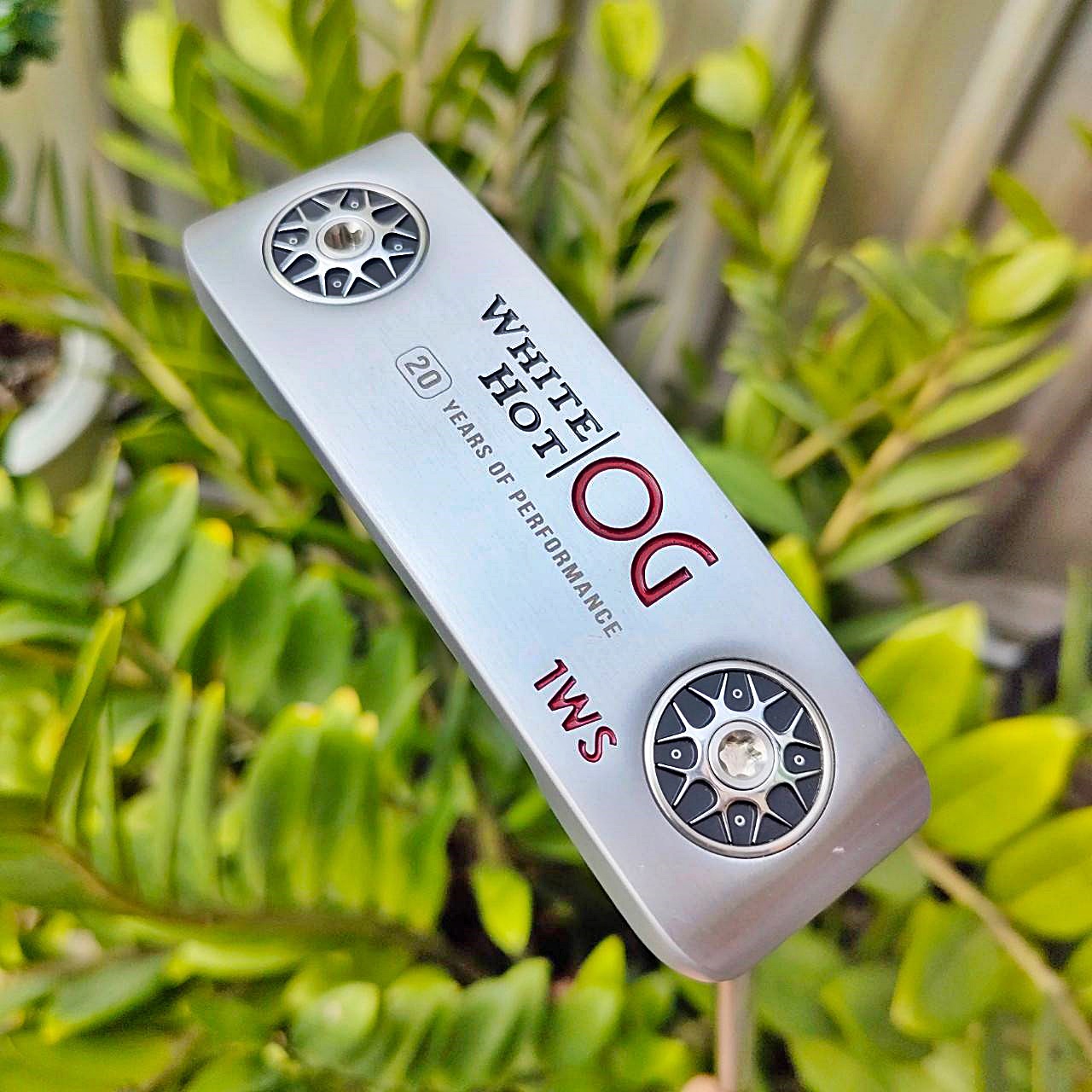 PUTTER ODYSSEY WHITE HOT OG 1WS ความยาว 34 นิ้ว สภาพสวยระดับนางฟ้า มี COVER แท้เดิมๆ ไม้กอล์ฟพรีเมี่ยมมือสอง ของแท้ By NakaraLuxurious