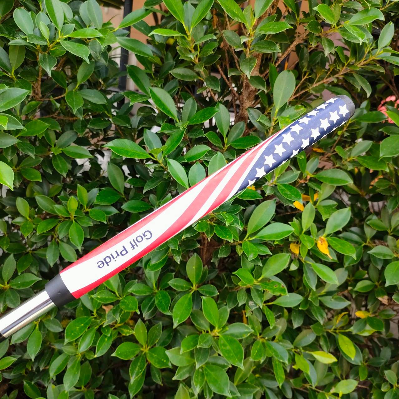 PUTTER VOODOO DADDY ความยาว 34 นิ้ว ก้าน VOODOO กริพ Golf pride กัปตันอเมริกา COVER เดิมๆ สวย รุ่นนี้นิยมมากๆดังสุดๆ ด้วยรูปทรงชดเชยสูง และหน้าไม้ มีถ่วงบล๊านซ์สองจุด ทำให้พัตต์ตรงมาก เส้นเล็งยาว พัตต์ง่ายครับ สุด!!!