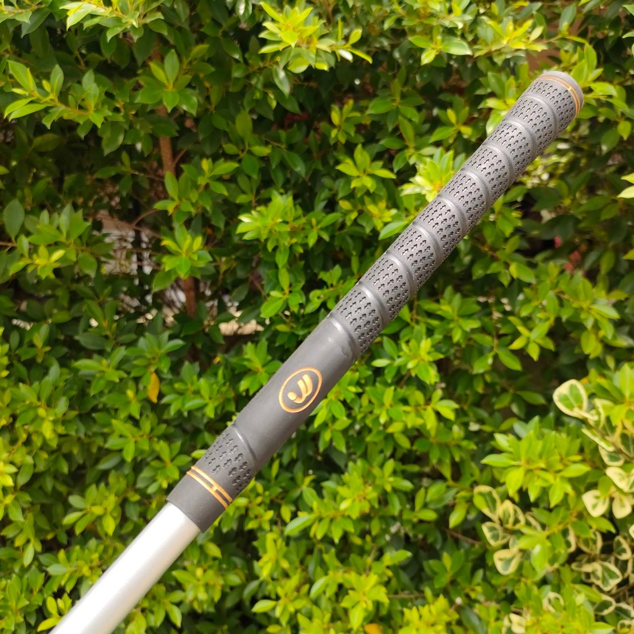 ชุดเหล็ก Mitsushiba golf JAPAN DECADE OVERSIZE ของใหม่!!! มีเหล็ก 3-9 เเละ PW SW เป็นชุดเหล็กจากญี่ปุ่นที่เน้นตีง่าย ใบใหญ่กว่าปกติ และมีถ่วงทังสเตน ไว้ทั้งด้านบนและล่างของใบเหล็ก ช่วยให้บล๊านซ์มาก!! ไม้กอล์ฟมือหนึ่ง ของแท้ BY NakaraLuxurious