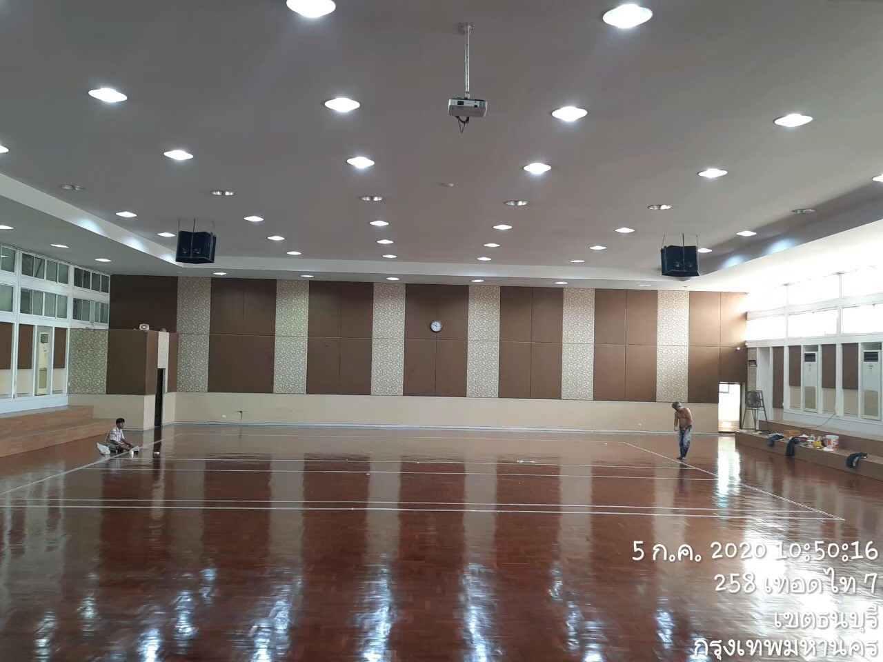 รร.วัดอินทรารามปรับปรุงห้องประชุม และสนามกีฬาในร่ม