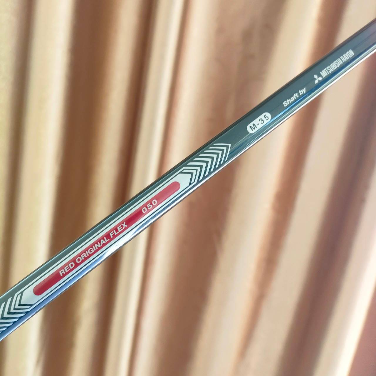 เหล็ก 5 PRGR RED TUNGSTEN ก้าน MITSUBISHI RAYON M-35 FLEX RED ORIGINL 050 เป็นเหล็กยาวสุดพรีเมี่ยมจากญี่ปุ่น ไม้กอล์ฟพรีเมี่ยมมือสอง ของแท้ By NakaraLuxurious
