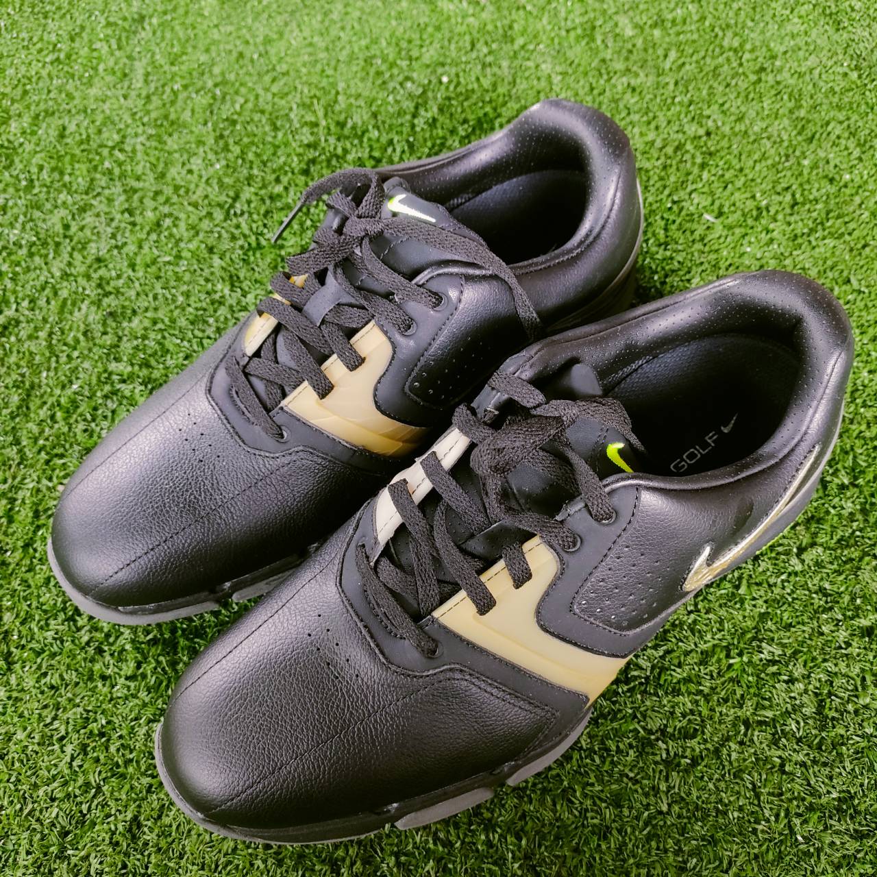 รองเท้ากอล์ฟ NIKE มือสอง ของแท้ มาพร้อมกล่องเดิม พื้นสวยมาก ปุ่มสวยมาก ไซด์ 41 ไม้กอล์ฟพรีเมี่ยมมือสอง ของแท้ By NakaraLuxurious