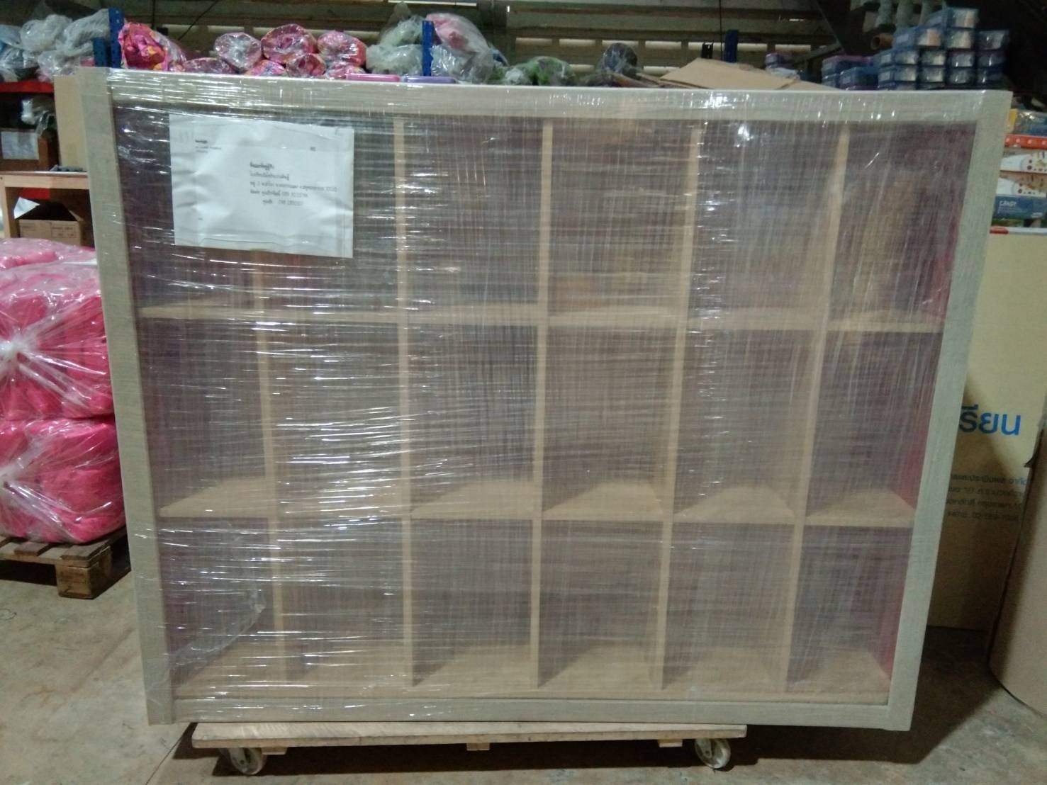 ชั้นเก็บกระเป๋าที่นอนเด็ก 18 ช่อง, ชั้นไม้, ตู้ไม้ เฟอร์นิเจอร์เด็ก, สำหรับโรงเรียน ศูนย์พัฒนาเด็กเล็ก