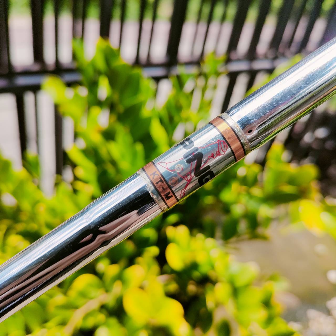PW PING ZING จุดส้ม ก้านเดิมๆ สติ๊กเกอร์ครบ เป็น WEDGE ที่ชิพง่าย กระจายน้ำหนักด้านหลัง เพื่อการชดเชยสูง ลดอาการฉึก และร่องเป็นร่อง U ให้สปินสูง ไม้กอล์ฟพรีเมี่ยมมือสอง ของแท้ By NakaraLuxurious