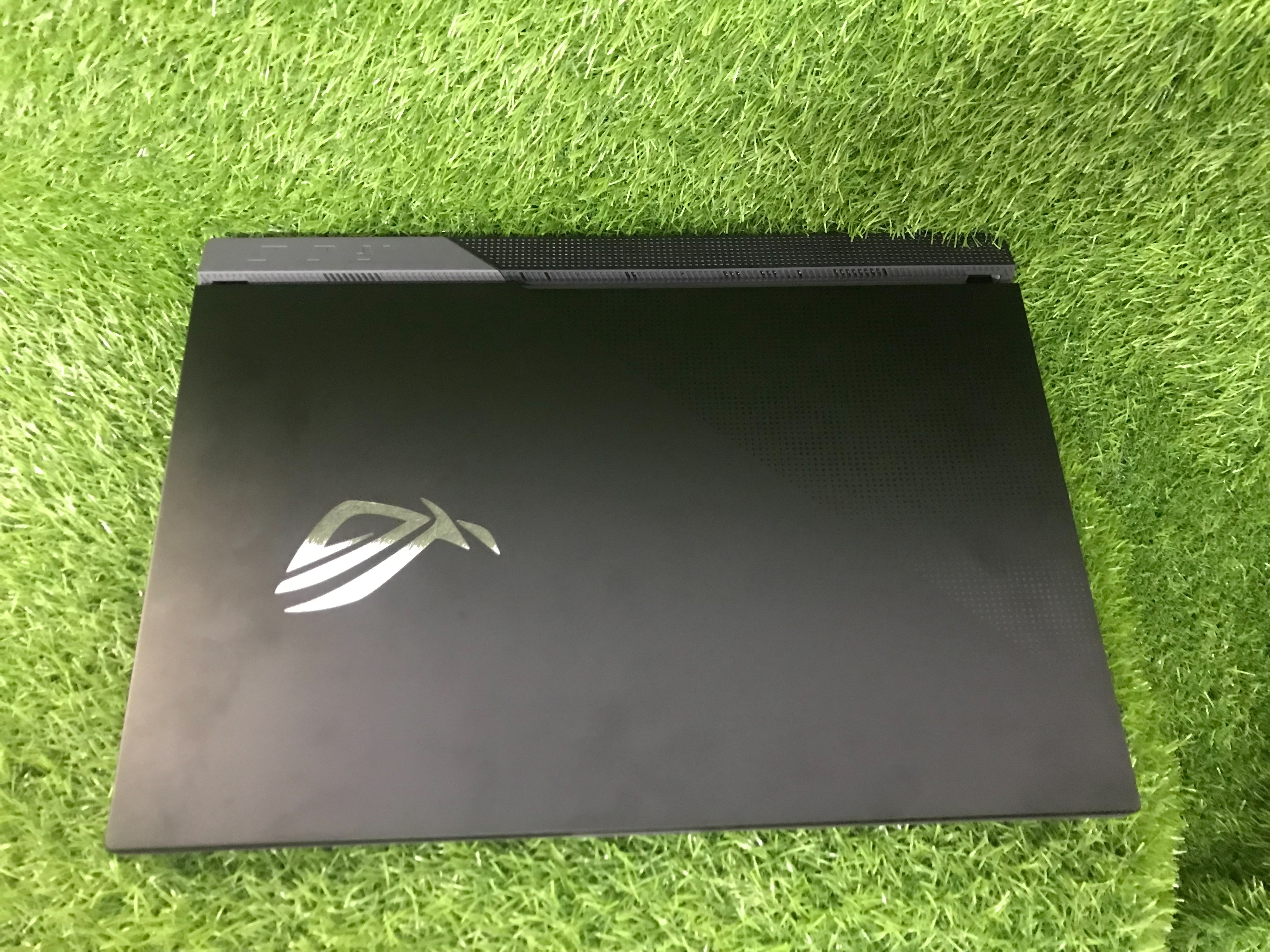 Notebook Asus ROG Strix Scar 17 G743QS-HG130T