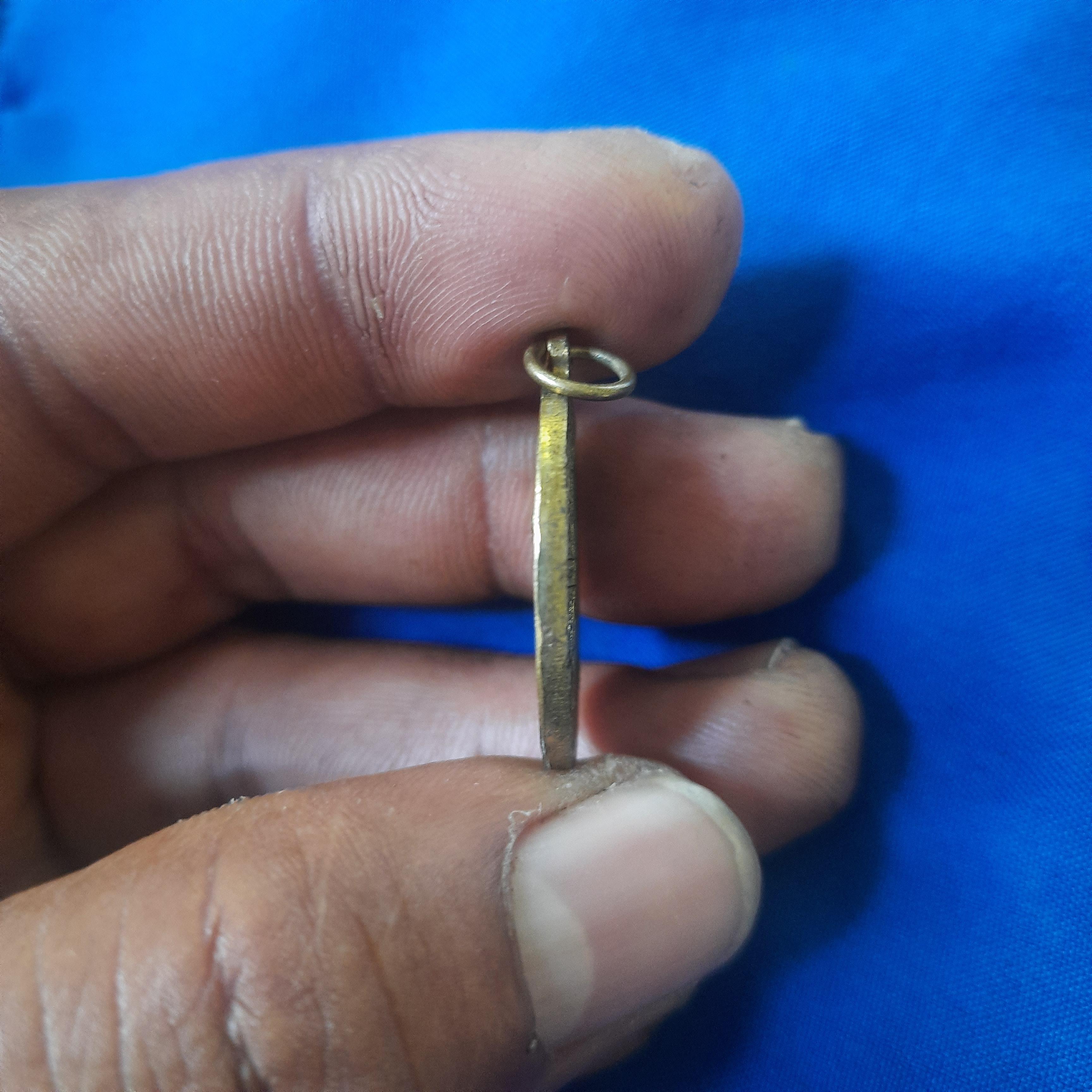 เหรียญ พระครู สังฆรักษ์นาค เขมทัตโต วัด ลาดใหญ่ เมือง สมุทรสงคราม