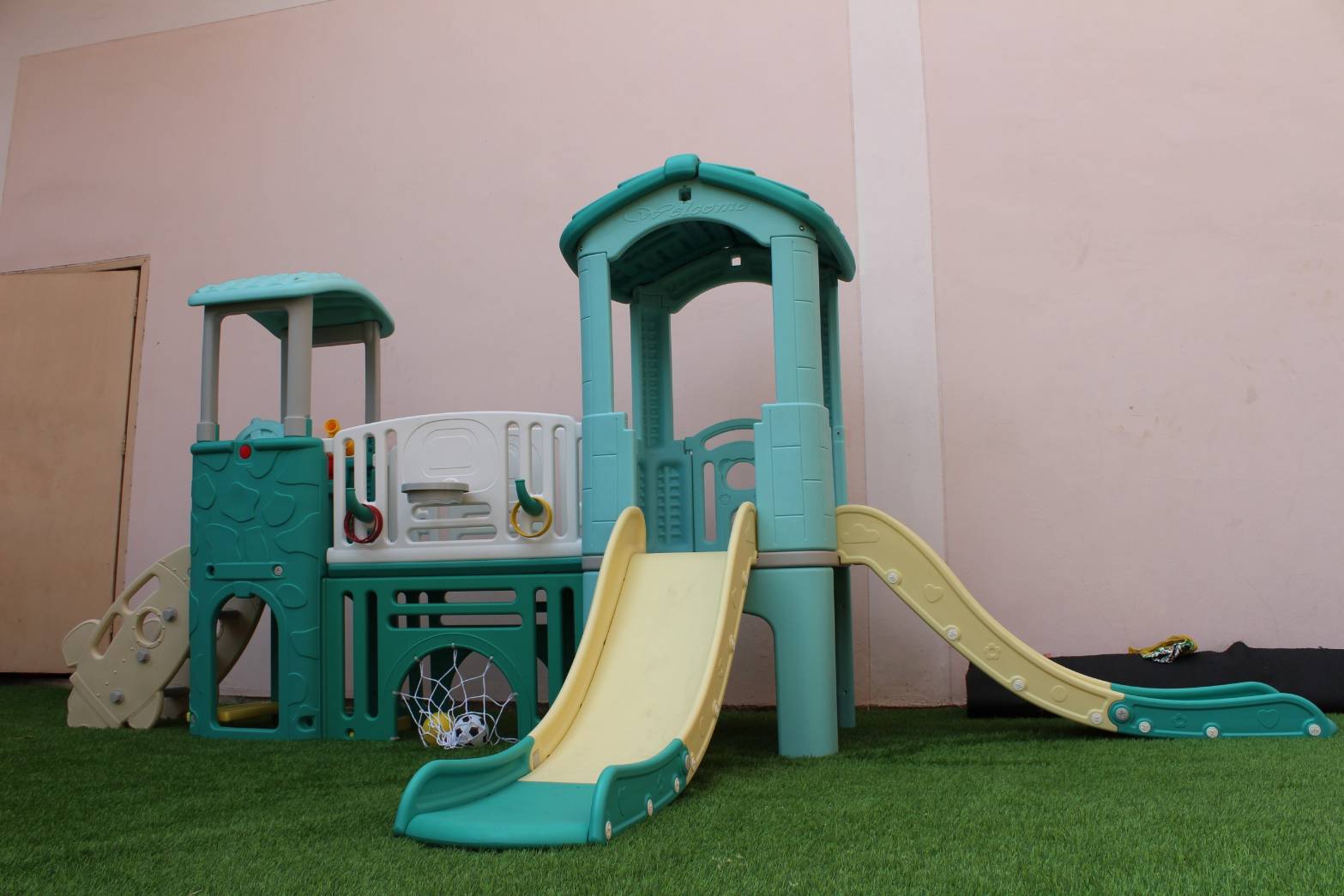 โปรโมชั่นเครื่องเล่นสนามกลางแจ้ง-ในร่มบ้านน้อยสองชั้นราคาโปรโมชั่น 16,000 บาท ,สนามเด็กเล่นราคาถูก,บ้านสไลเดอร์, สไลเดอร์พร้อมปีนป่าย, บ้านน้อยสองชั้น ,กระดานลื่นบ้านมีสไลเดอร์ ,บ้านกระดานลื่นพลาสติก