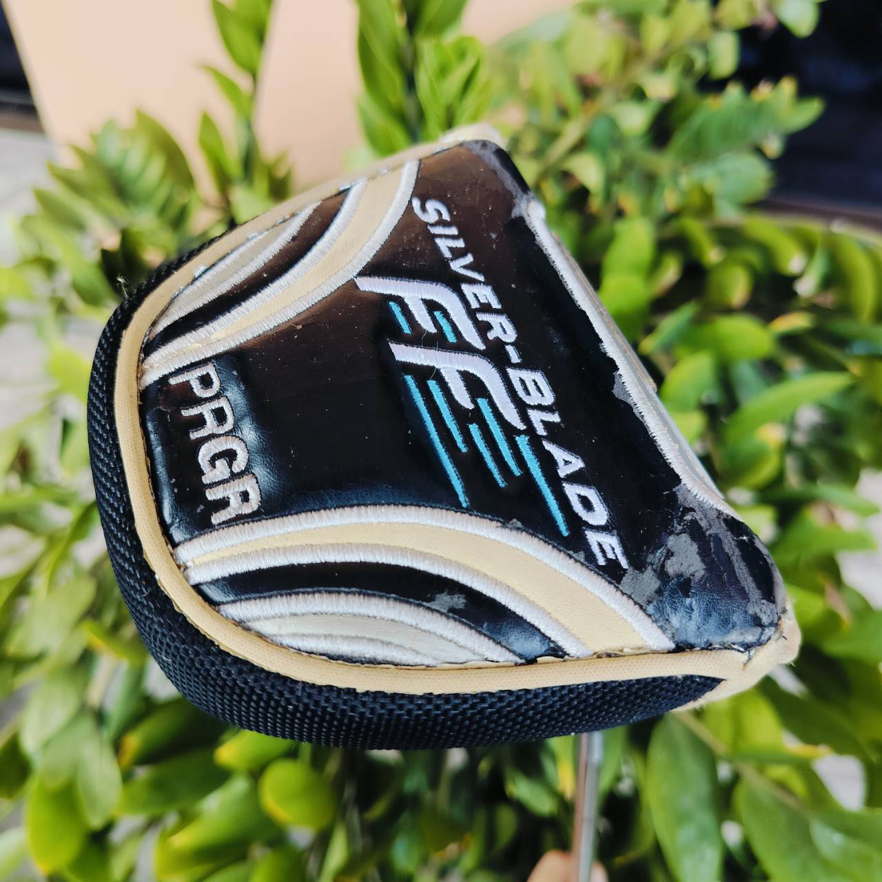 PUTTER PRGR SILVER BLADE FF ความยาว 34 นิ้ว พัตเตอร์พรีเมี่ยมญี่ปุ่น พัตต์นิ่งมาก หน้า MILLED เกาะไลน์สุดๆ มี COVER แท้ ไม้กอล์ฟพรีเมี่ยมมือสอง ของแท้ By NakaraLuxurious