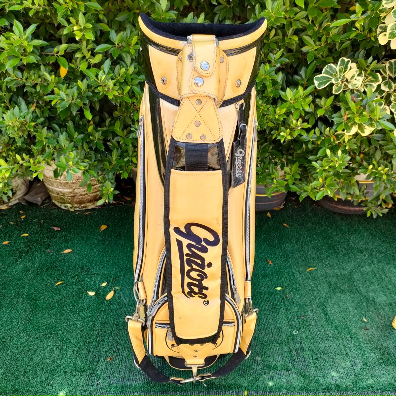 ถุงกอล์ฟ Guiote Golf มือสอง KING SKULL MIND USA ของใหม่ ราคาหมื่นกว่าๆเลย!! มีร่องลอยการใช้ทั่วไป สภาพพร้อมใช้ มือสอง ของแท้ BY NakaraLuxurious