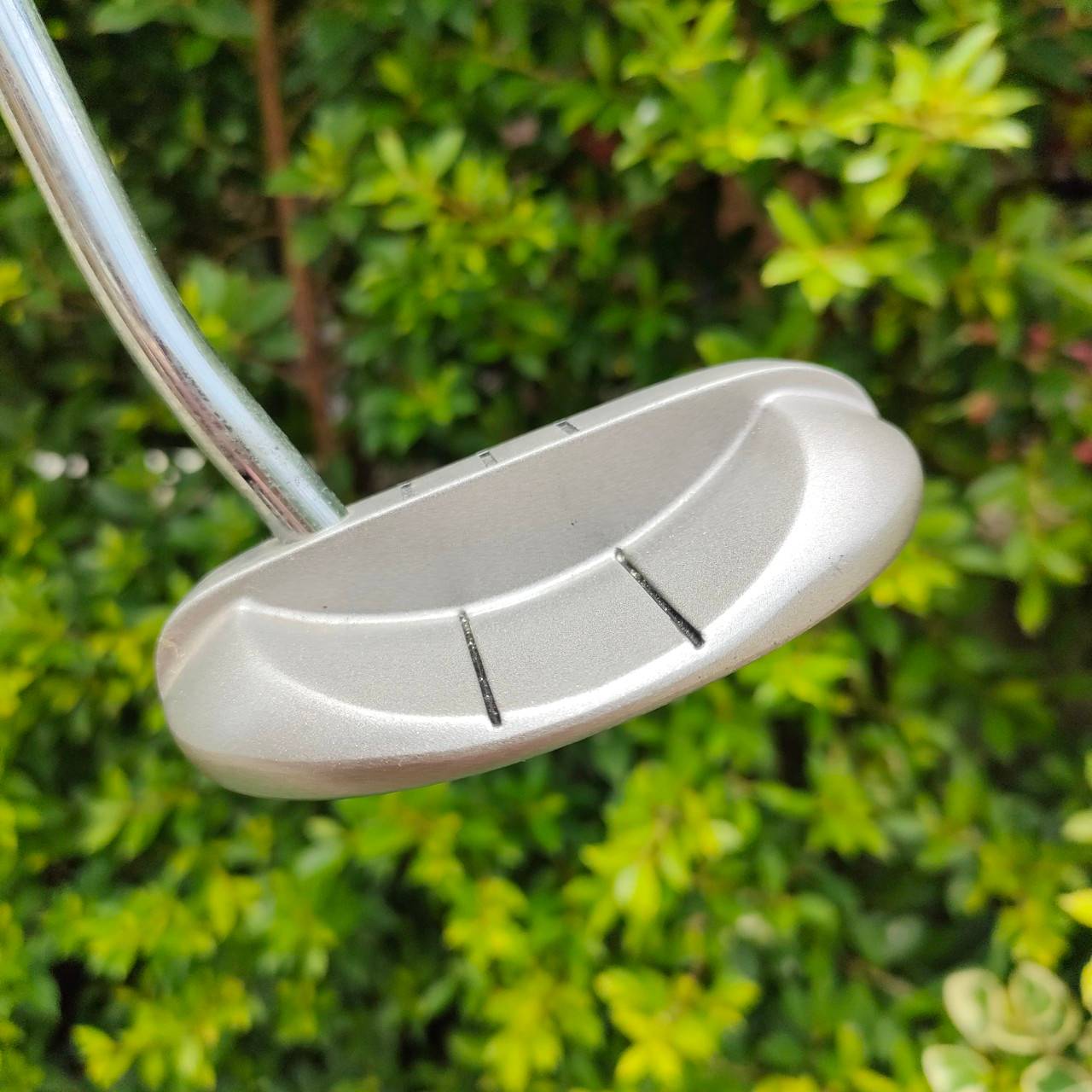 PUTTER MERCURY BIRDIE HUNTER #4 ความยาว 34 นิ้ว ทรงซาลาเปามอลเล็ต ชดเชยความผิดพลาดสูง พัตต์ง่าย!!! หน้าอินเสิร์ทด้วย ทั้งนุ่มและเกาะไลน์ ไม้กอล์ฟมือสอง ของแท้ BY NakaraLuxurious