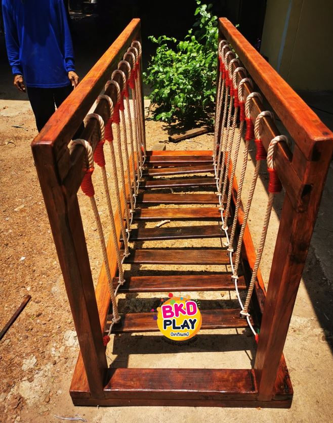 เครื่องเล่นสนามไม้ ทางเดินทรงตัวไม้ ,สะพานทรงตัว เครื่องเล่นสนามกลางแจ้ง-ในร่มของเล่นสนาม wood playground