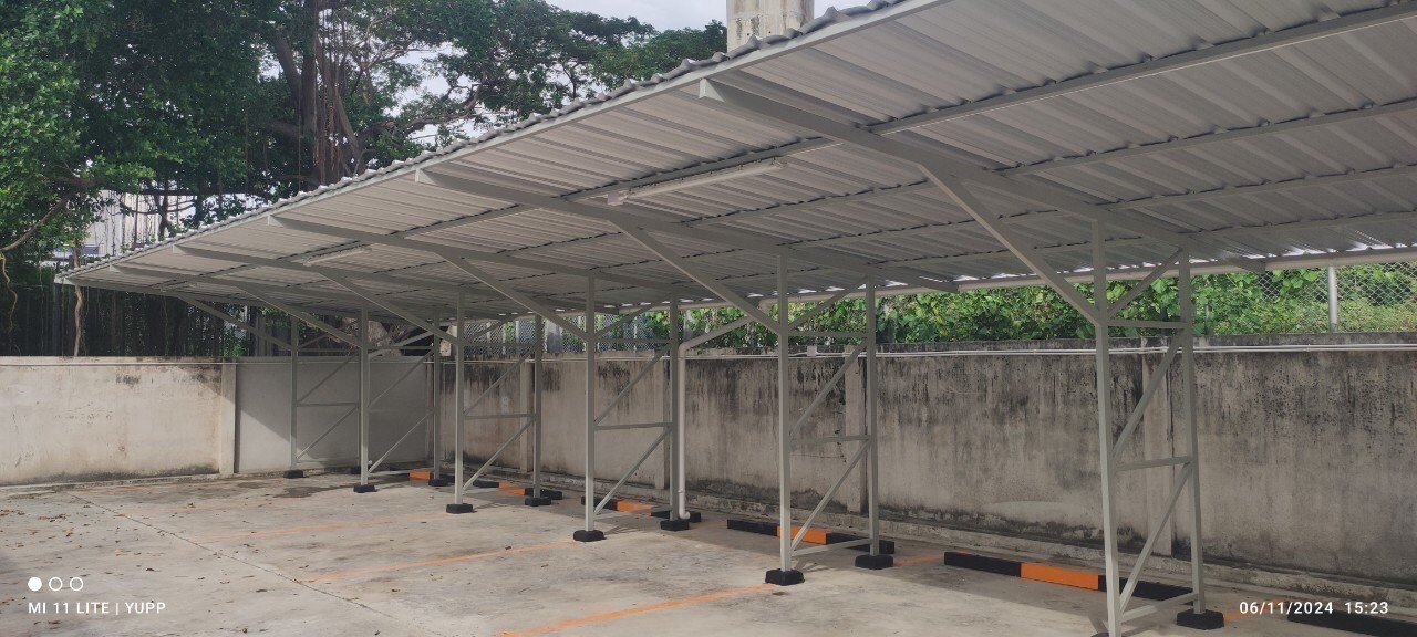 ลานที่จอดรถ อาจารย์หมอ ร.พ.ศิริราช