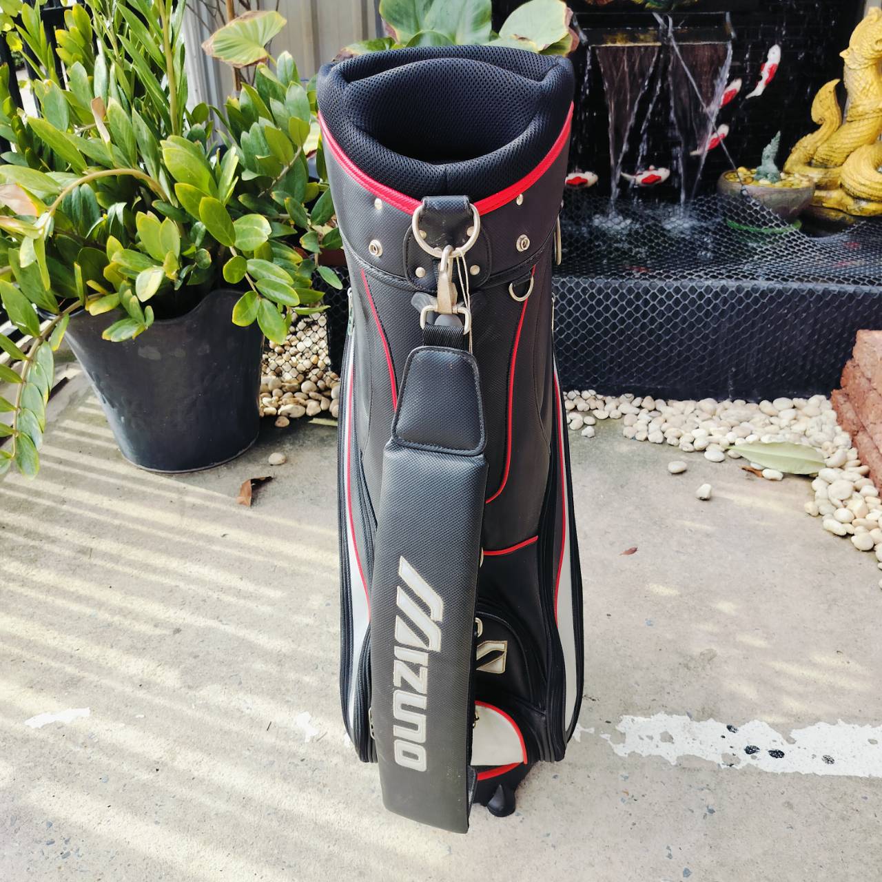 ถุงกอล์ฟ MIZUNO ของแท้ มือสอง สภาพสวยมาก ถุง TOUR ใบใหญ่ แต่น้ำหนักเบา ช่องใส่ของดีมากๆ ถุงกอล์ฟพรีเมี่ยมมือสอง ของแท้ By NakaraLuxuriious