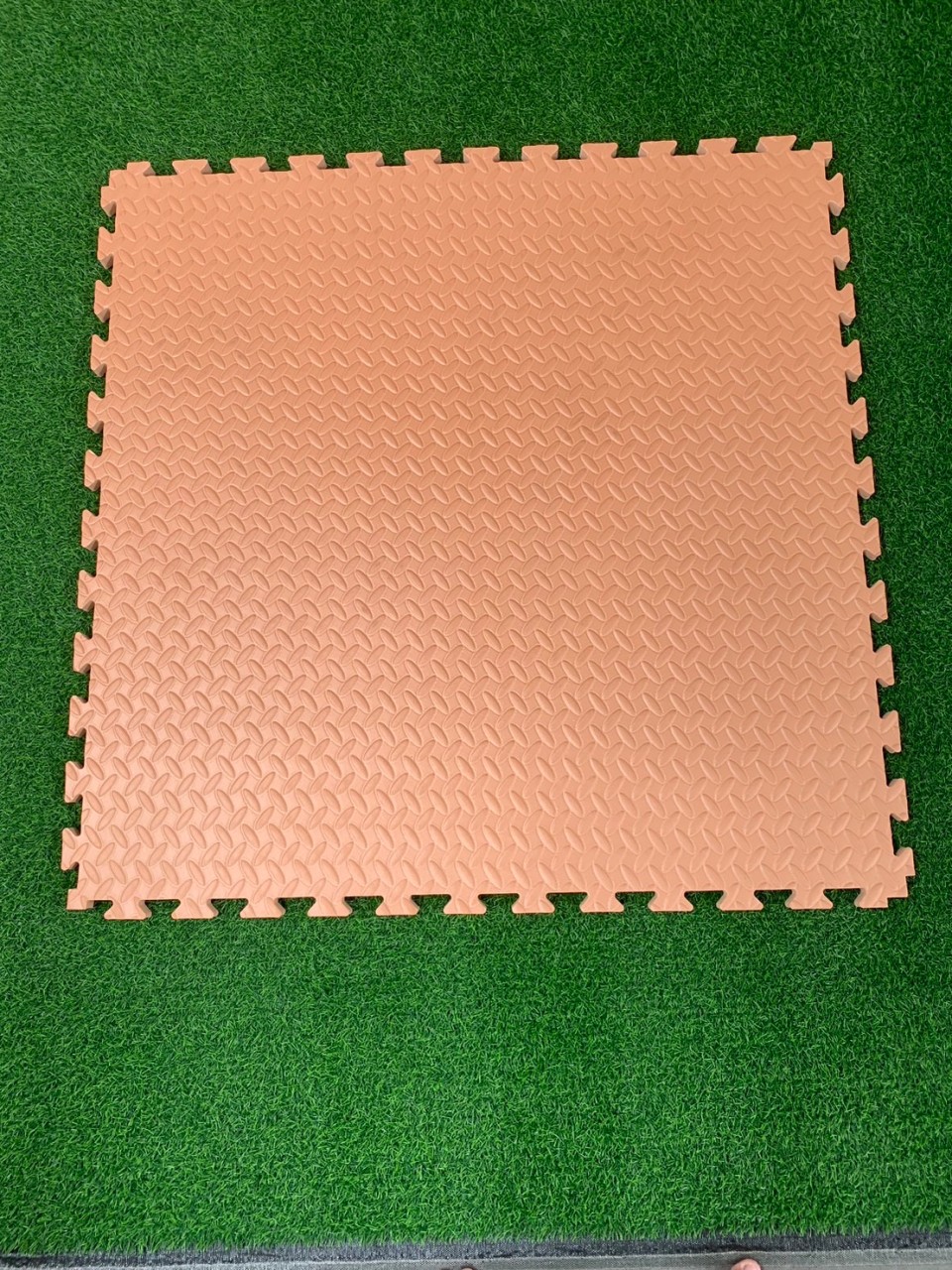 แผ่นโฟมปูพื้นกันกระแทก จิ๊กซอ EVA (งานนำเข้า) 20 มล 100x100 หนา2 ซม. ,แผ่นกันกระแทก,แผ่นโฟมปูพื้น, โฟมปูพื้น,จิ๊กซอว์ปูพื้น, แผ่นรองคลาน สำหรับเครื่องเล่นสนามในร่ม ห้องเด็กเล่น พร้อมส่ง ราคาโรงงาน