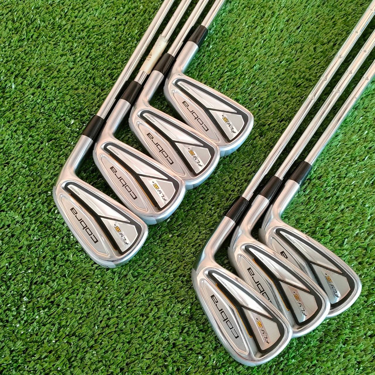 ชุดเหล็ก COBRA FLYZ+FORGED สวยนางฟ้า ใหม่มากๆ มีเหล็ก 4 - 9 เเละPW ก้าน KBS TOUR BY FST สุดยอดเหล็ก FORGED ที่ตีง่ายมาก และตีไกลมาก ก้านสุดพรีเมี่ยม