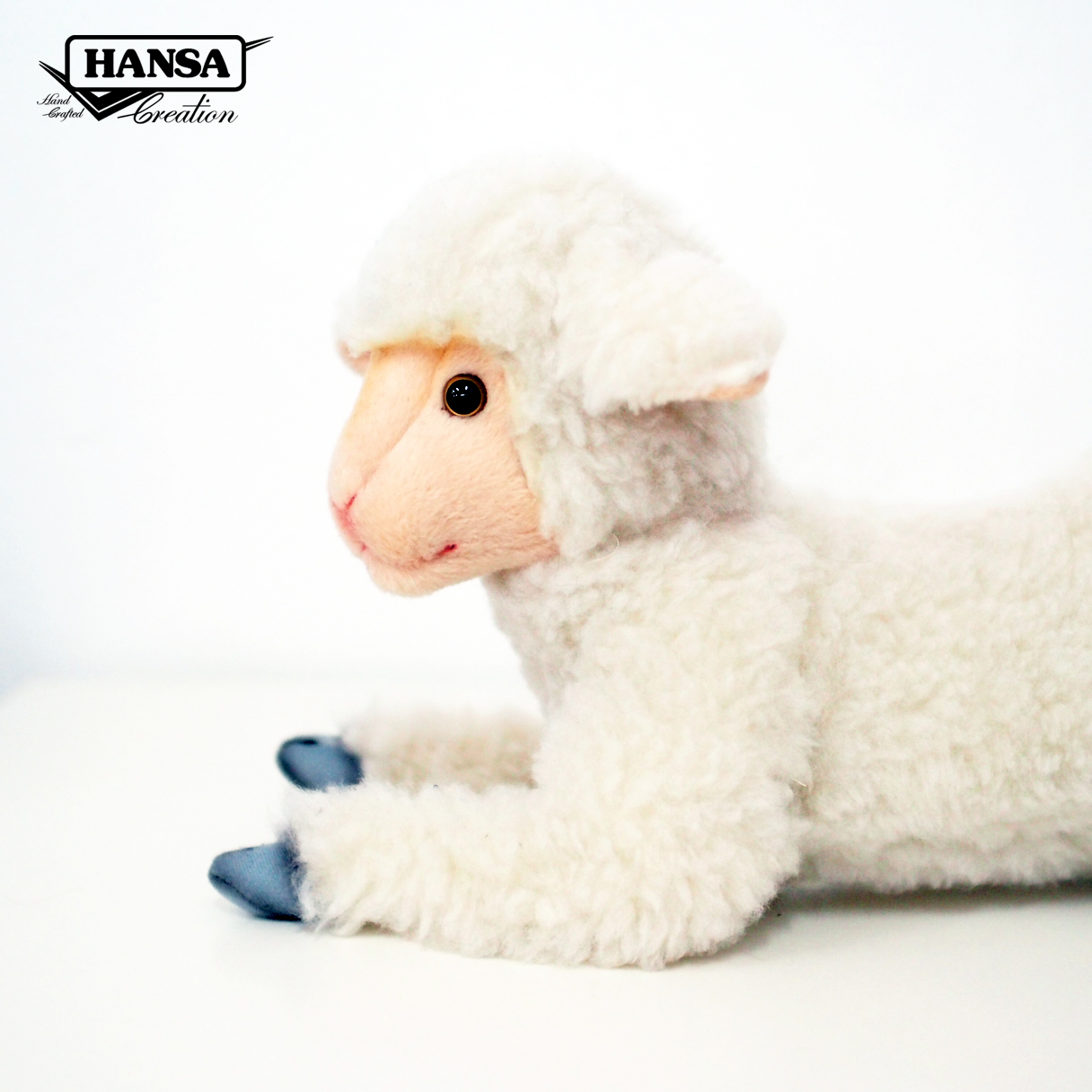 4287 Little Lamb Laying 45 cm.L