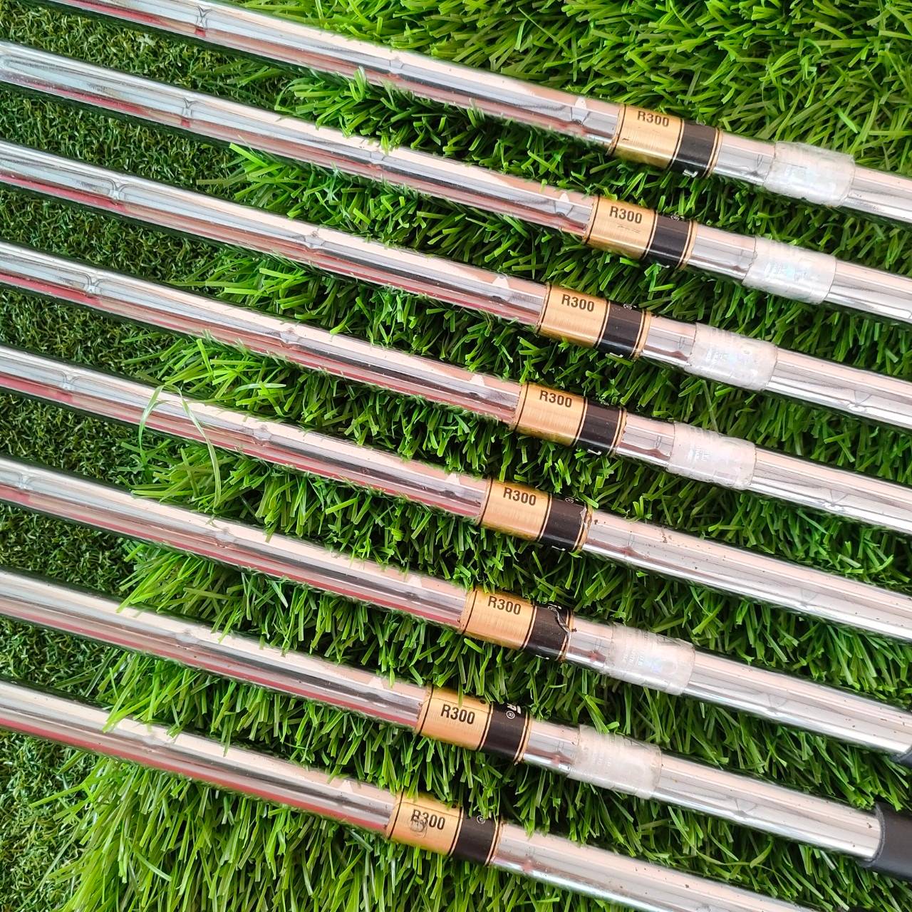 ชุดเหล็ก TITLELIST 762 DCI มีเหล็ก 3-9 PW ทั้งหมด 8 ชิ้น ก้าน DYNAMIC GOLD R300 เหล็กคม ตีไม่ยากครับ ให้สปินได้จัด