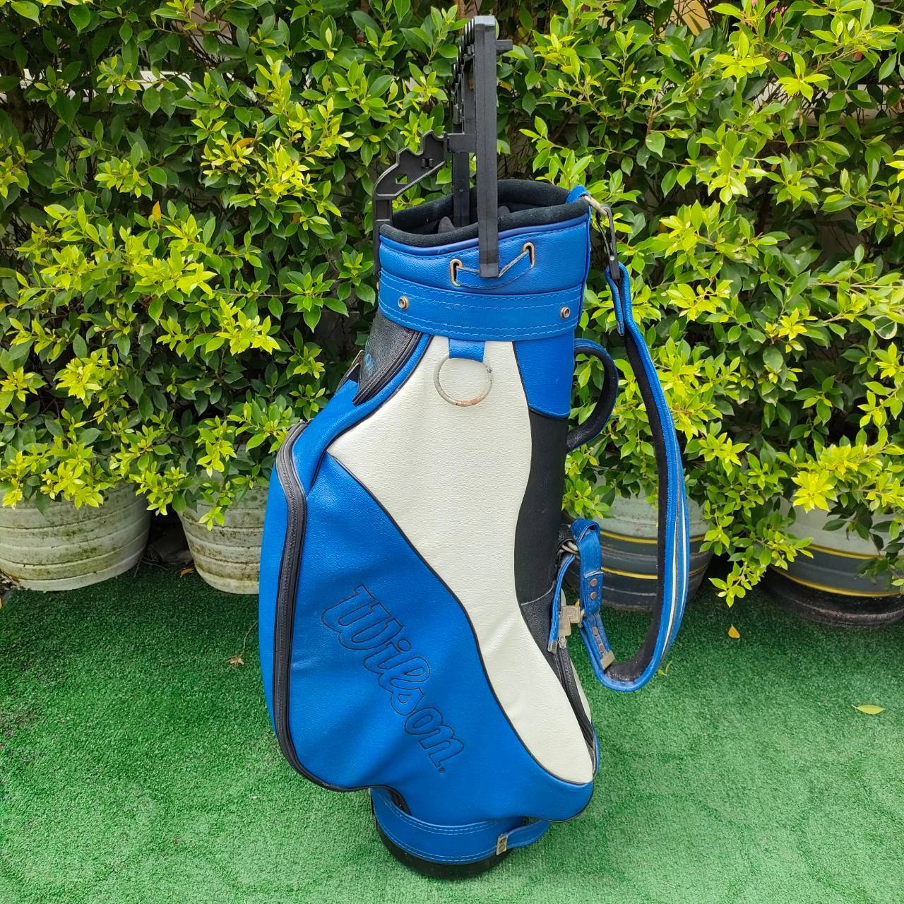 ถุงกอล์ฟ WILSON มือสอง ของแท้ ถุงสุดคลาสสิค มาจากอเมริกา ขาตั้งเหล็กทั้งชุด แถมมาให้ด้วย เป็นถุงซีรี่ WILSON TOUR สวยมาจริง