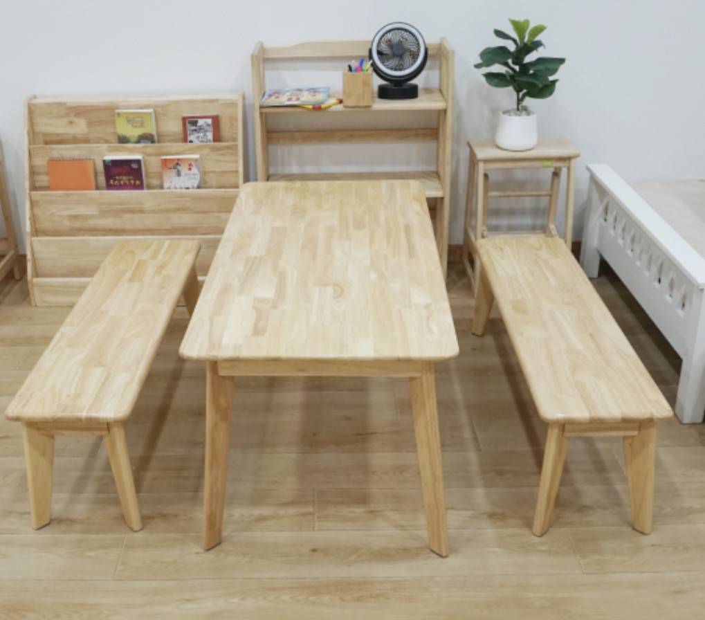 ชุดโต๊ะไม้พร้อมม้านั่งไม้ 2 ตัว เฟอร์นิเจอร์เด็ก ,โต๊ะไม้, โรงอาหาร ,โรงเรียน