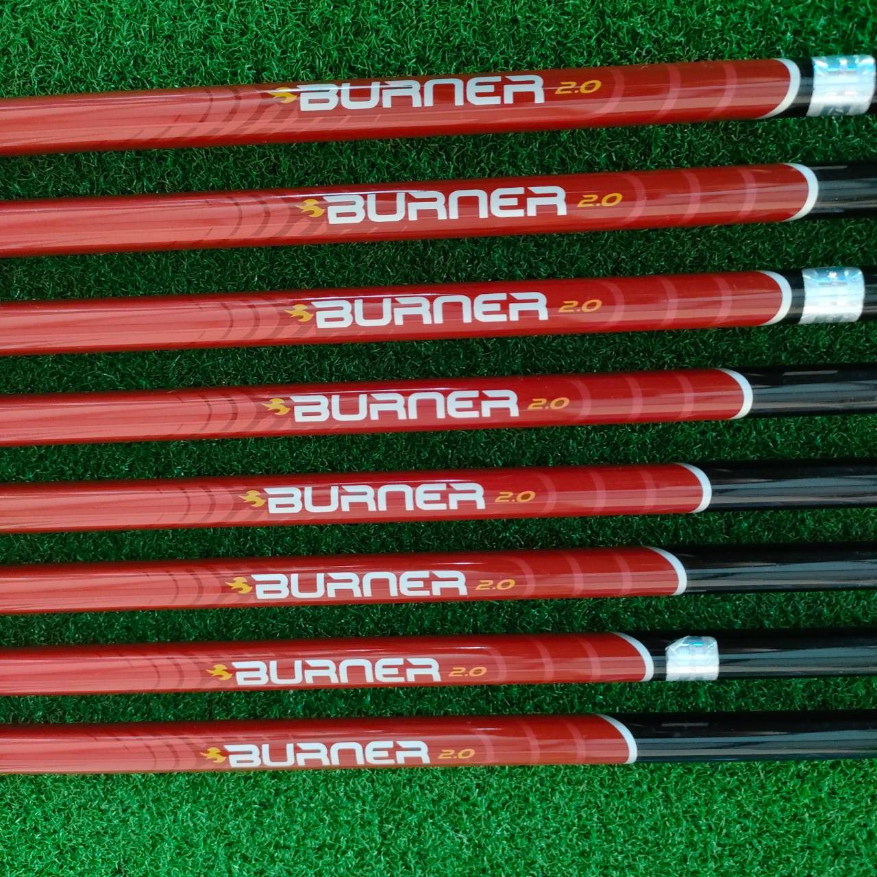 ชุดเหล็ก TAYLORMADE BURNER 2.0 มีเหล็ก 5-9 PW AW SW ได้ 8 ชิ้น ก้าน BURNER 2.0 SUPERFAST FLEX S ตัว 2.0 นิยมสุดๆ เน้นตีง่าย ใบใหญ่ และตีได้ระยะมากๆ ก้านเบาสบาย