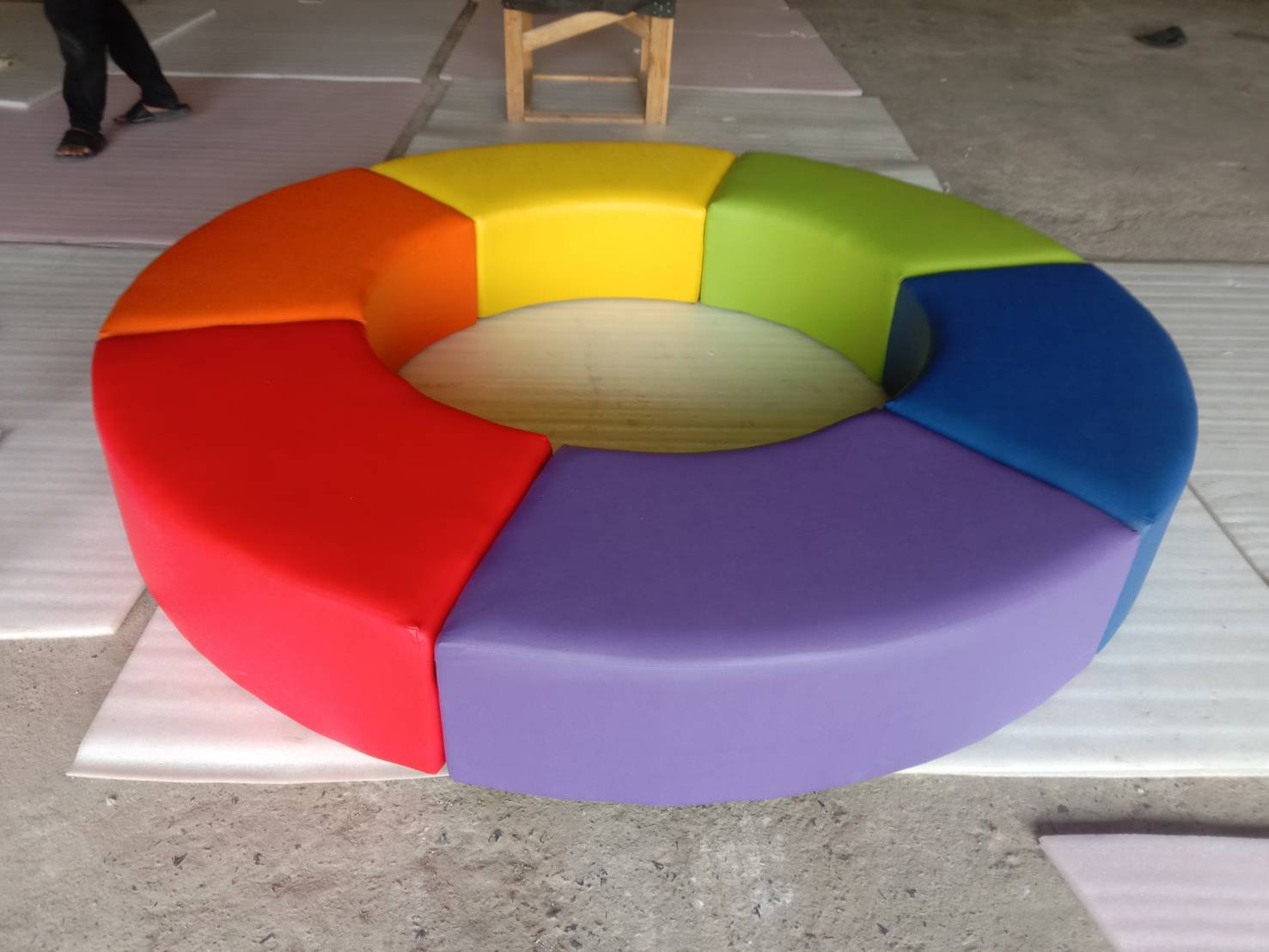 โซฟาวงกลม 6 ชิ้น เบาะนุ่มนิ่ม Kids Zone สำหรับ มุมเด็กโรงเรียน คิดส์คลับ ศูนย์พัฒนาเด็กเล็ก