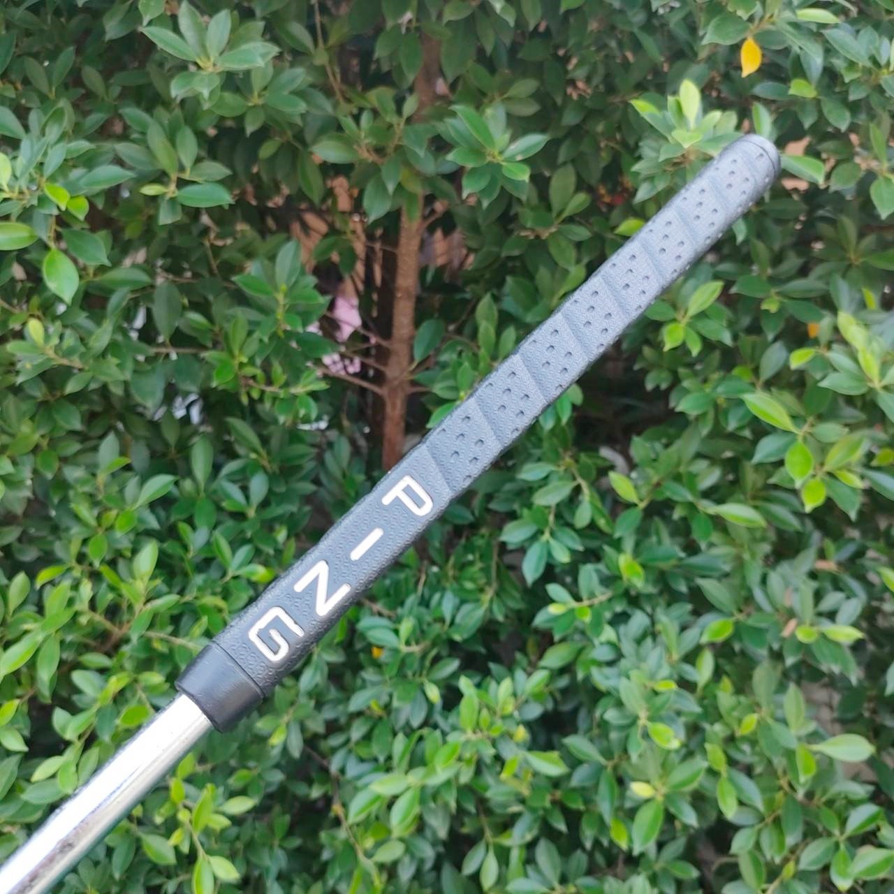 PUTTER PING DARBY F ความยาว 35 นิ้ว เป็นสุดยอดพัตเตอร์จาก PING อีกหนึ่งตัวที่ห้ามพลาด !! พัฒนามาจากรุ่นเดิมที่โด่งดัง โดยใส่อินเซิร์ท ทองแดงพรีเมี่ยม!! ไม้กอล์ฟมือสอง ของแท้ BY NakaraLuxurious