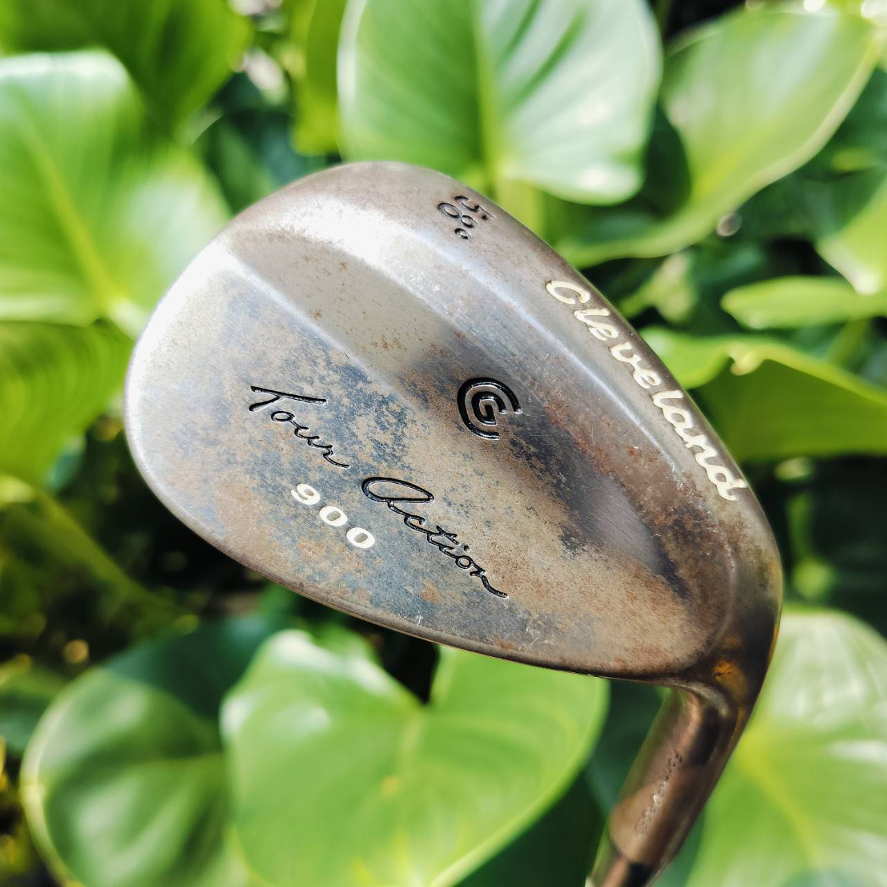 WEDGE CLEVELAND TOUR ACTION 900 องศา 58 รุ่นสนิม ไม่เคลือบ ได้ฟีลลิ่งแน่น นุ่ม ร่องหน้าไม้ทำงานได้เต็มประสิทธิภาพ สปินจัด ตีตกหยุด แม่นยำ ของดีมาก ไม้กอล์ฟพรีเมี่ยมมือสอง ของแท้ By NakaraLuxurious