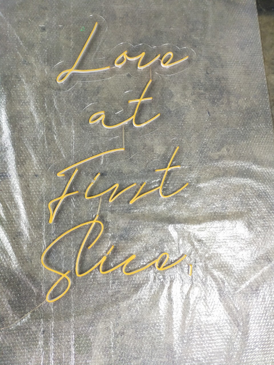 ไฟนีออน เฟค