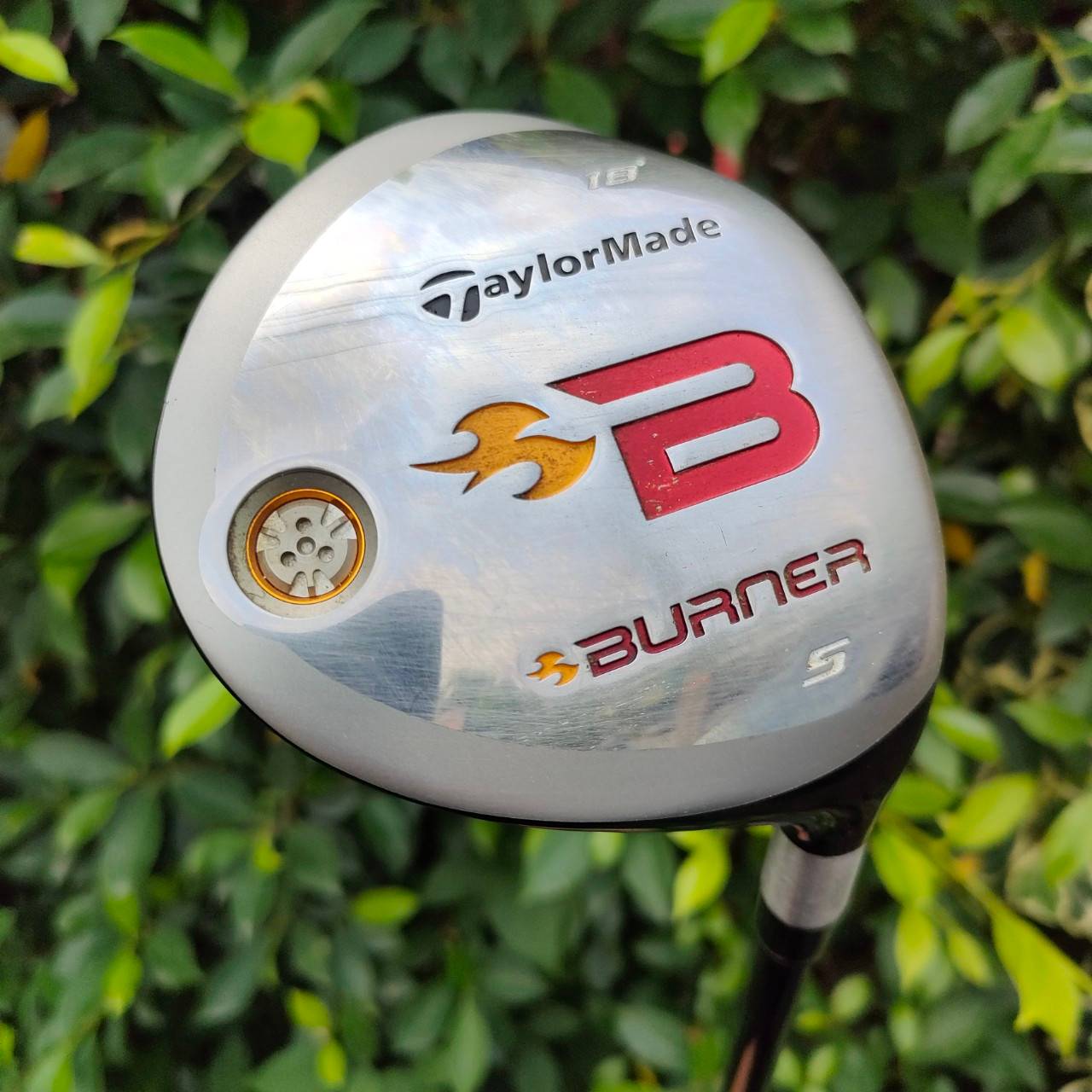 FW5 TAYLORMADE BURNER องศา 18 ก้าน BURNER RE*AX FLEX S รุ่นนี้หัวใหญ่แบน ตีง่ายได้ระยะ ลูกลอยง่ายด้วยดีไซน์พิเศษ ด้านหลังมียื่นเพิ่มออกมา