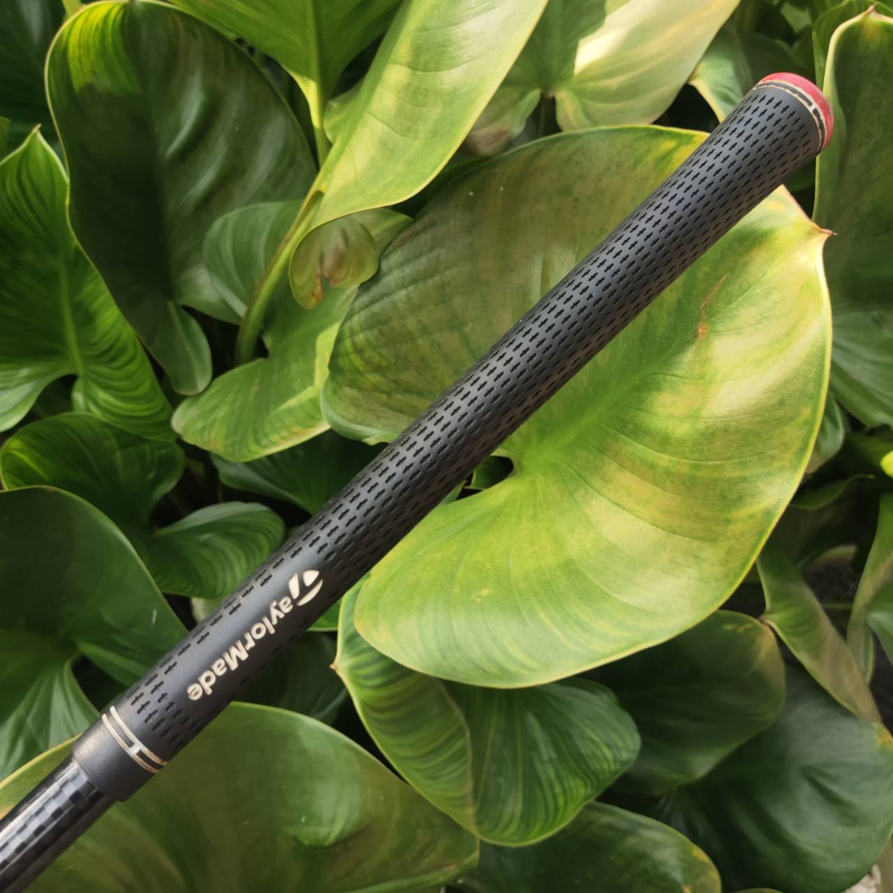 DRIVER TAYLORMADE TOUR BURNER หัวสามเหลี่ยมทางด้านหลัง ทำให้ MOI สูงมาก ตีทั้งไกล และตรง เสียงหวานจัด