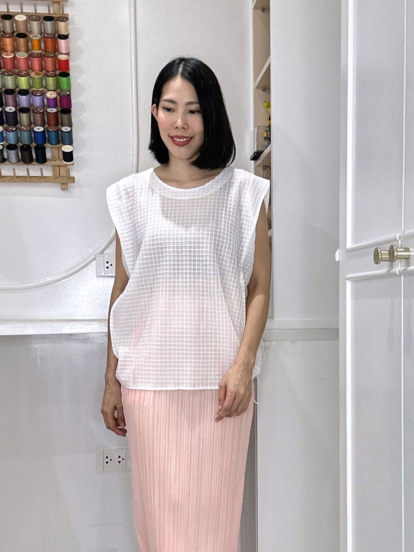 ปรับราคาลง20%!! 2MUAY รุ่น GJO3868 เสื้อพลีททรง OVER SIZE ปรับขนาดได้ SLEEVELESS SQUARE PLEATED TOP 9 สี FREE SIZE