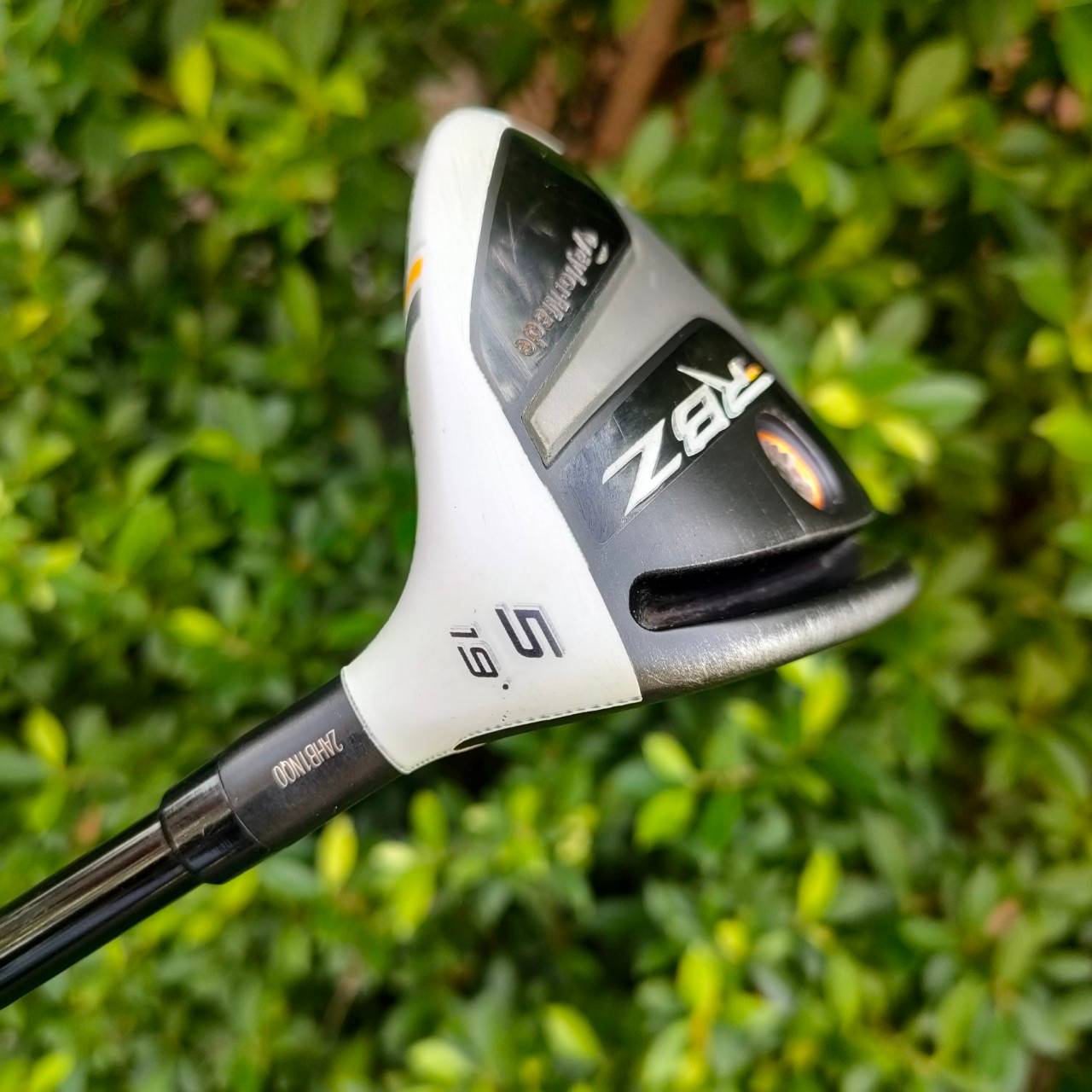FW5 TAYLORMADE RBZ STAGE2 องศา 19 ก้าน TM1-213 RBZ FLEX R ตีดีมากๆ และตีไกลมาก!! เพราะตรงสันไม้มี POCKET ขนาดใหญ่!! ทำให้เกิดสปริง เด้งมากๆ ตีง่ายและไกล!! ไม้กอล์ฟมือสอง ของแท้ BY NakaraLuxurious