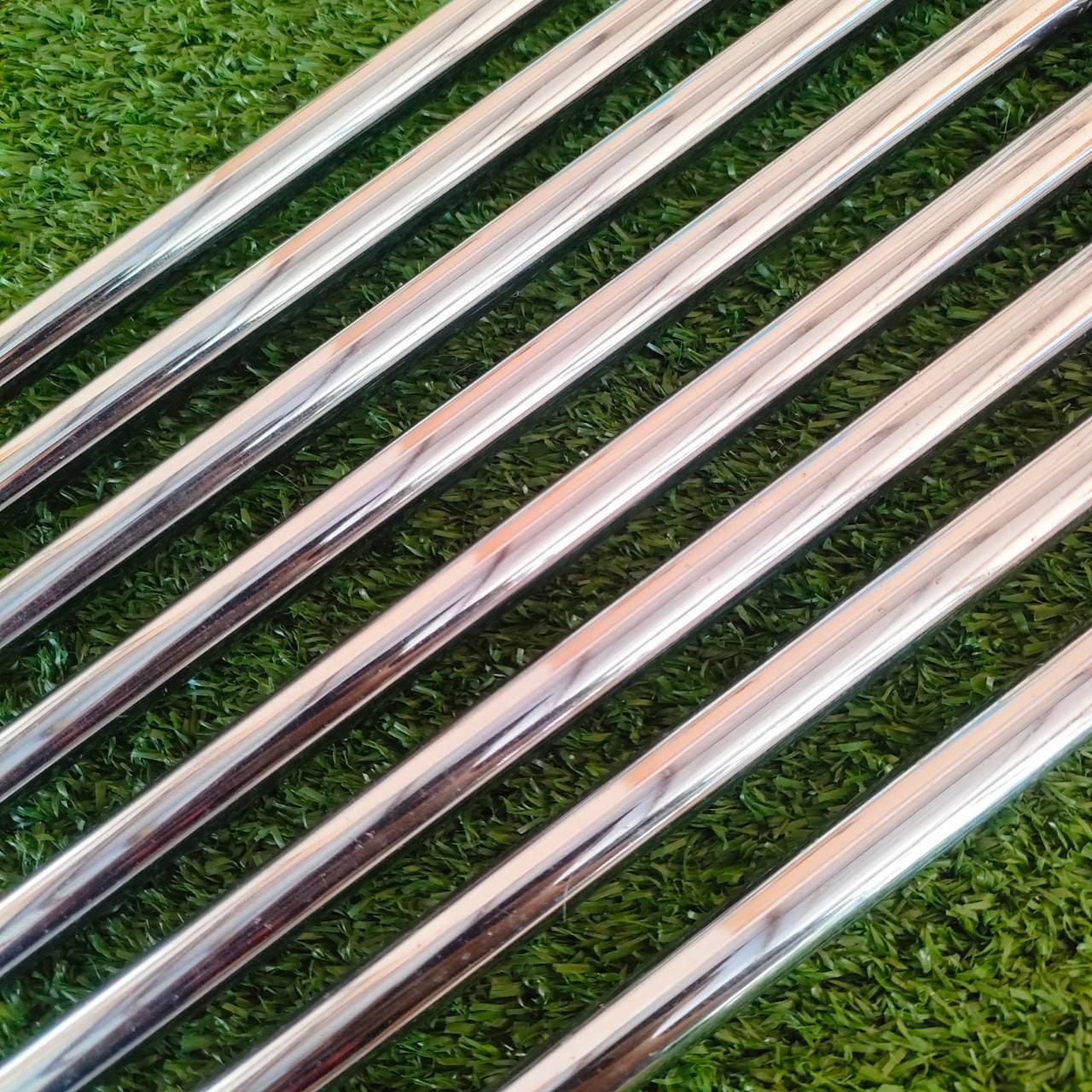 ชุดเหล็ก TAYLORMADE 300 FORGED มีเหล็ก 3-9 เเละ PW สุดยอดของ FORGED ชุดนี้คือชุดที่เป็นตำนานของ Taylormade สร้างโดย MIURA สุดยอดอันดับ 1 ของโลก ไม้กอล์ฟมือสอง ของแท้ BY NakaraLuxurious