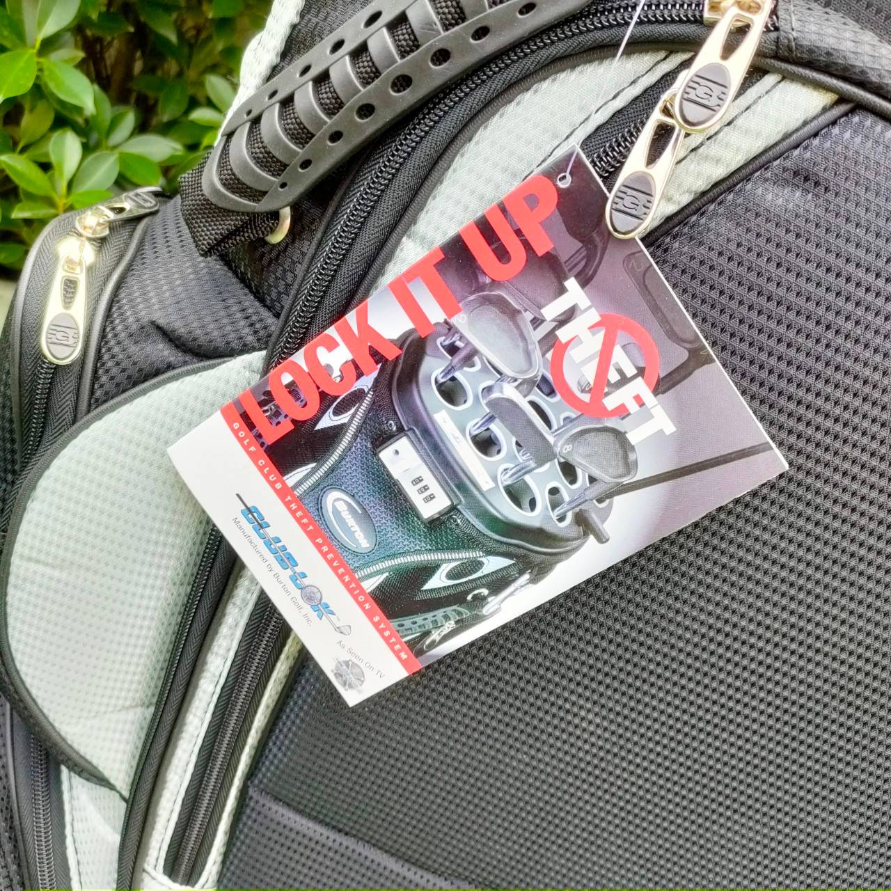 ❤️🔥❤️🔥❤️🔥ลดล้างสต๊อค❤️🔥❤️🔥❤️🔥 ** ถุงกอล์ฟ ของใหม่มือหนึ่ง ตำหนิ โครงพลาสติกด้านในมีรอยแตก แต่ถุงใช้งานได้ปกติ** *** . ถุงกอล์ฟ BURTON Club - Lok