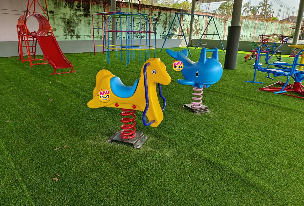 เครื่องเล่นสนามสุดอลังการ Kids zone V, เครื่องเล่นเด็ก สนามกลางแจ้ง สวนสนุก, ของเล่นสนาม สวนสาธารณะ,ครุภัณฑ์สนามเด็กเล่น, สพฐ,โครงการโรงเรียนประชารัฐ เทศบาล ศูนย์พัฒนาเด็กเล็ก