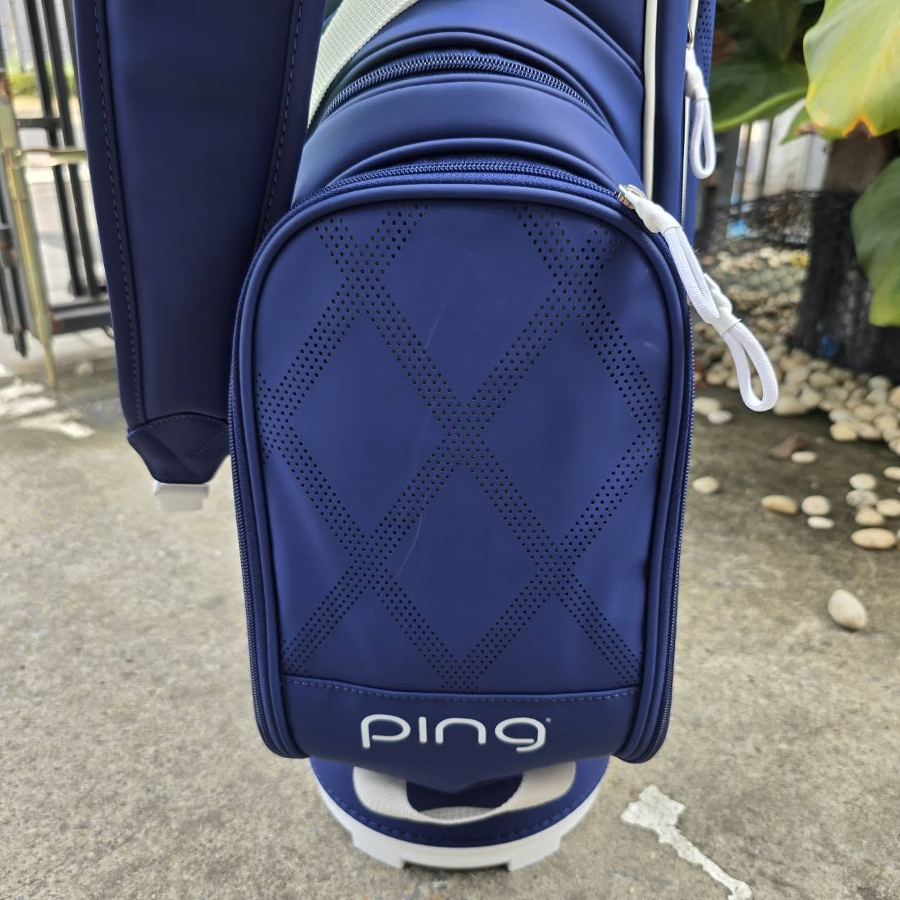 **ลดพิเศษ** ถุงกอล์ฟ PING LADY ของใหม่ ของแท้ น้ำหนักเบามาก กันน้ำ ขนาดพอดีมากค่ะ