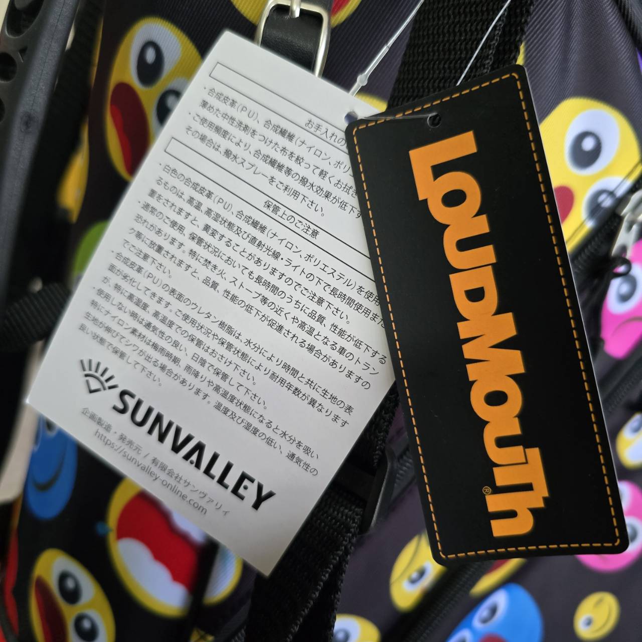 🔥ลดล้างสต๊อค🔥 ถุงกอล์ฟ LOUDMOUTH LM-CB0010 ของใหม่มือหนึ่ง ของแท้ลดพิเศษแบบสุดๆ น้ำหนักเบามาก ใส่ไม้กอล์ฟได้เยอะมาก COVER เป็นแบบใหญ่ ใส่หัวไม้สบาย ขาตั้งแข็งแรงมาก สวยโดดเด่นที่สุดในสนาม!!!