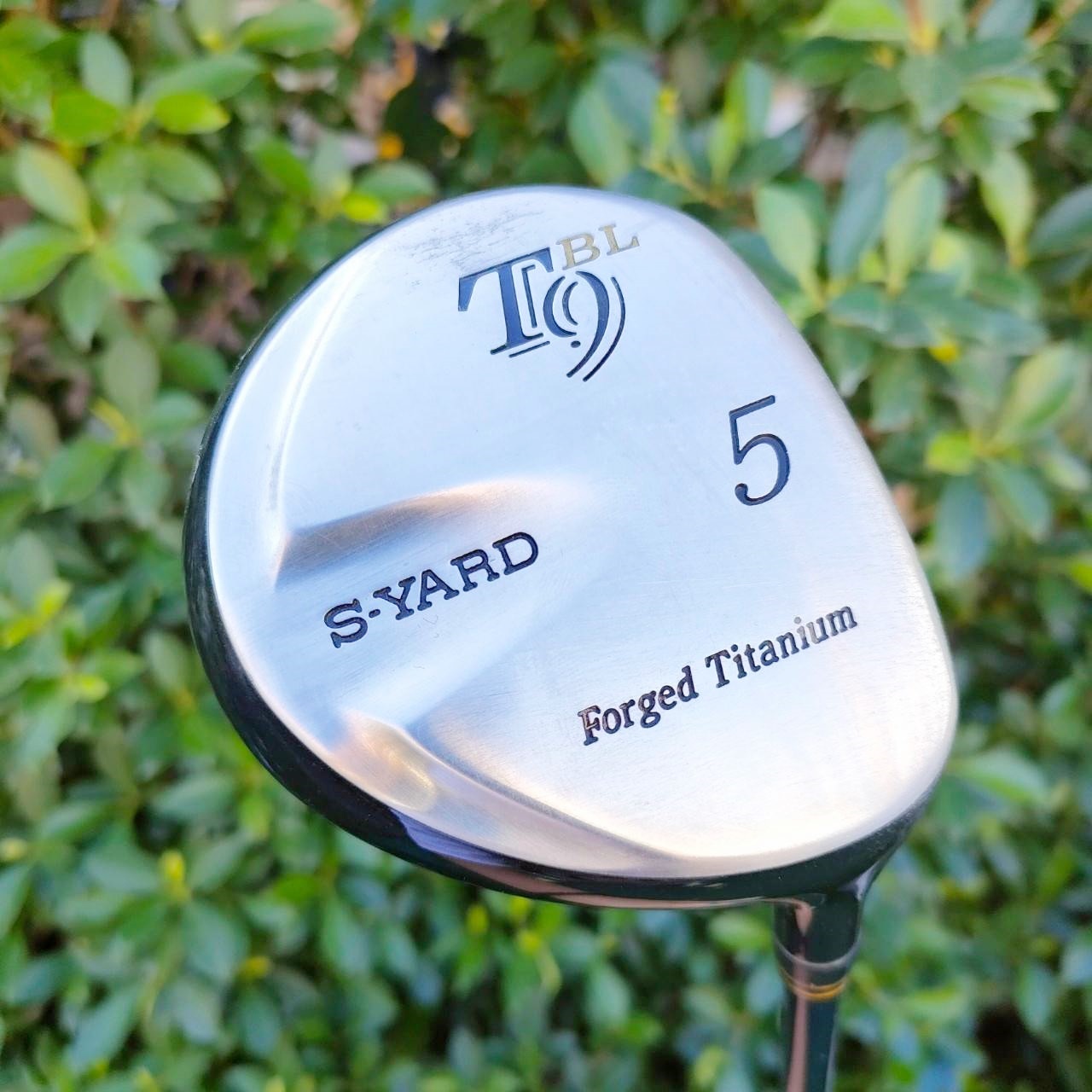 FW5 S-YARD T9 BL FORGED TITANIUM ก้าน S-YARD T9BL FLEX R2 วัสดุสุดพรีเมี่ยม ก้านเบา ตีง่าย ไกล สภาพสวย คลองใจคนรักกอล์ฟ หายาก นานๆมาทีครับ
