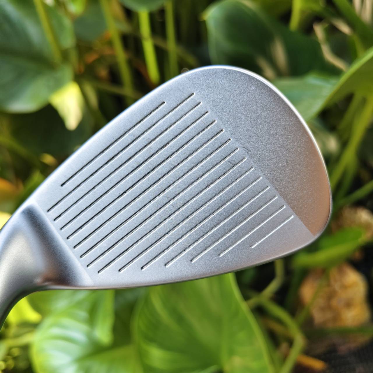 ชุดเหล็ก Taylormade R9 ใช้เทคโนโลยี Inverted Cone Technology ซึ่งช่วยขยายพื้นที่ Sweet Spot